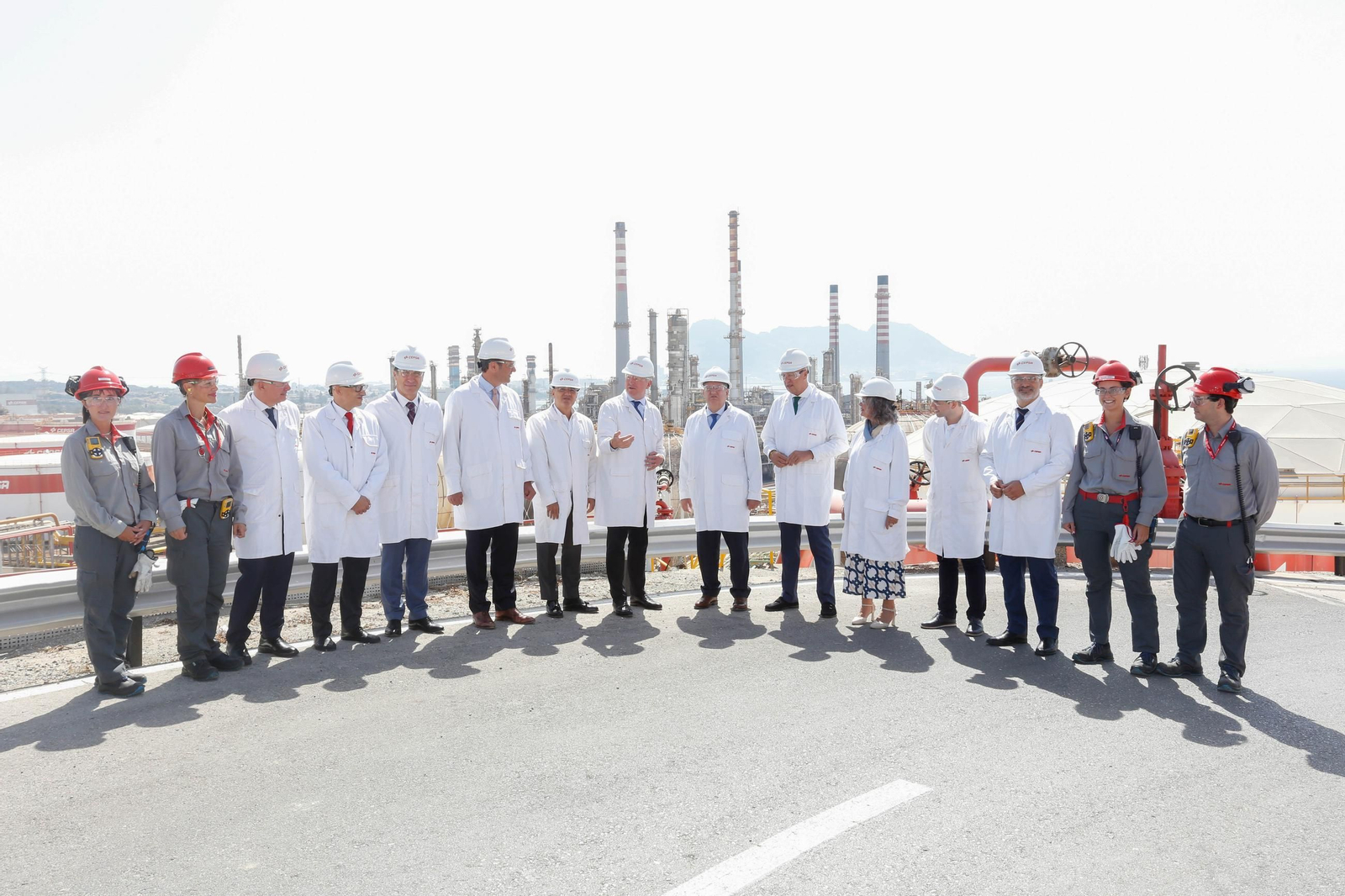 Visita del ministro de Industria al parque de Cepsa en San Roque para conocer sus proyectos de hidrógeno verde Visita del ministro de Industria al parque de Cepsa en San Roque para conocer sus proyectos de hidrógeno verde