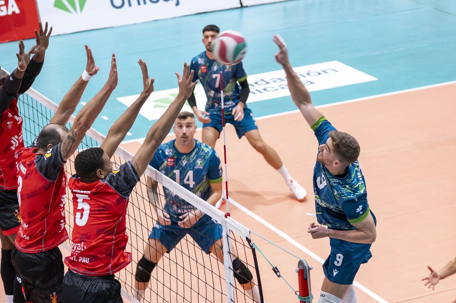 Las imágenes del partido de Superliga entre Unicaja Costa de Almería y Instercap Asisa Tarragona