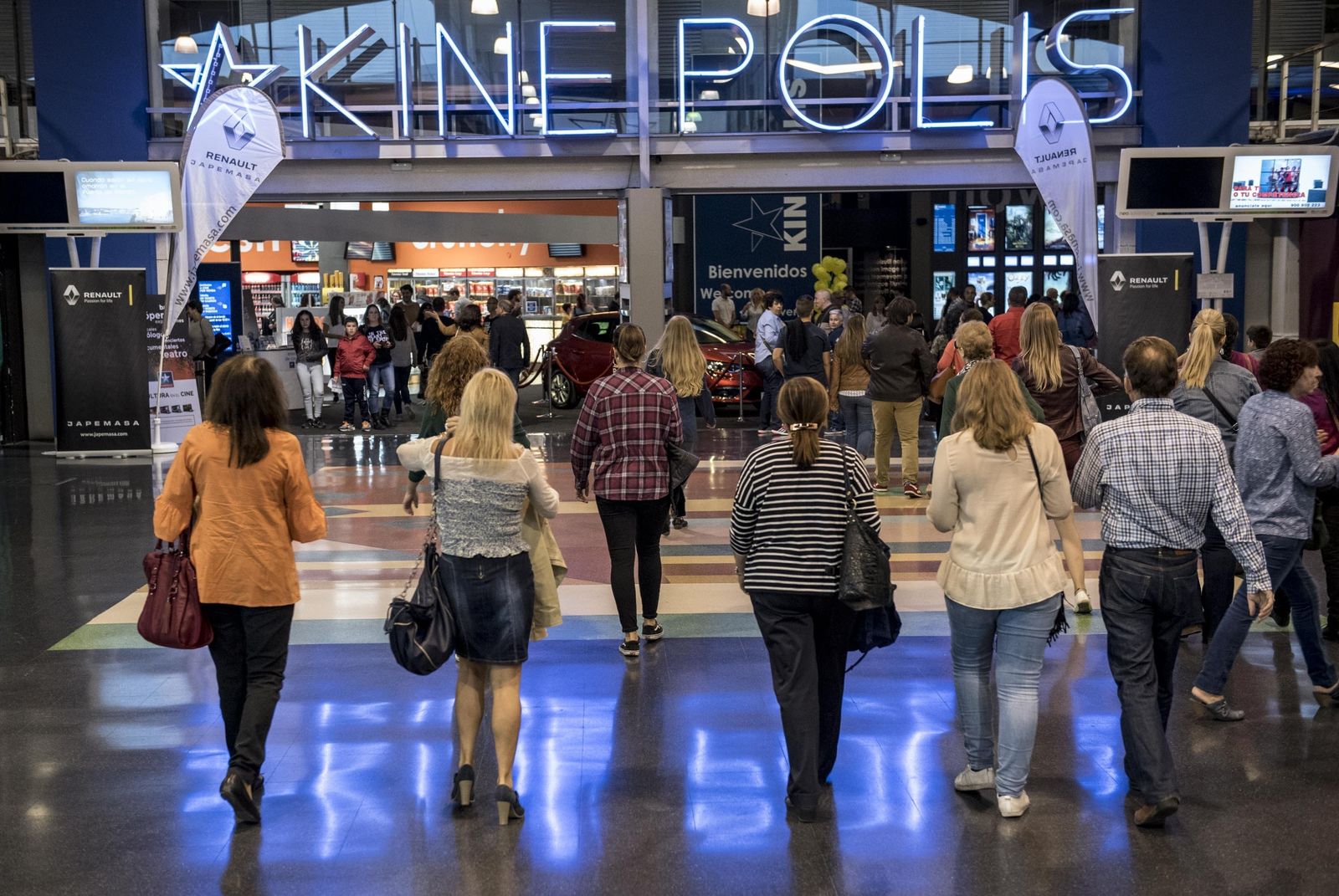 El público granadino asiste a la Fiesta del Cine el año pasado.