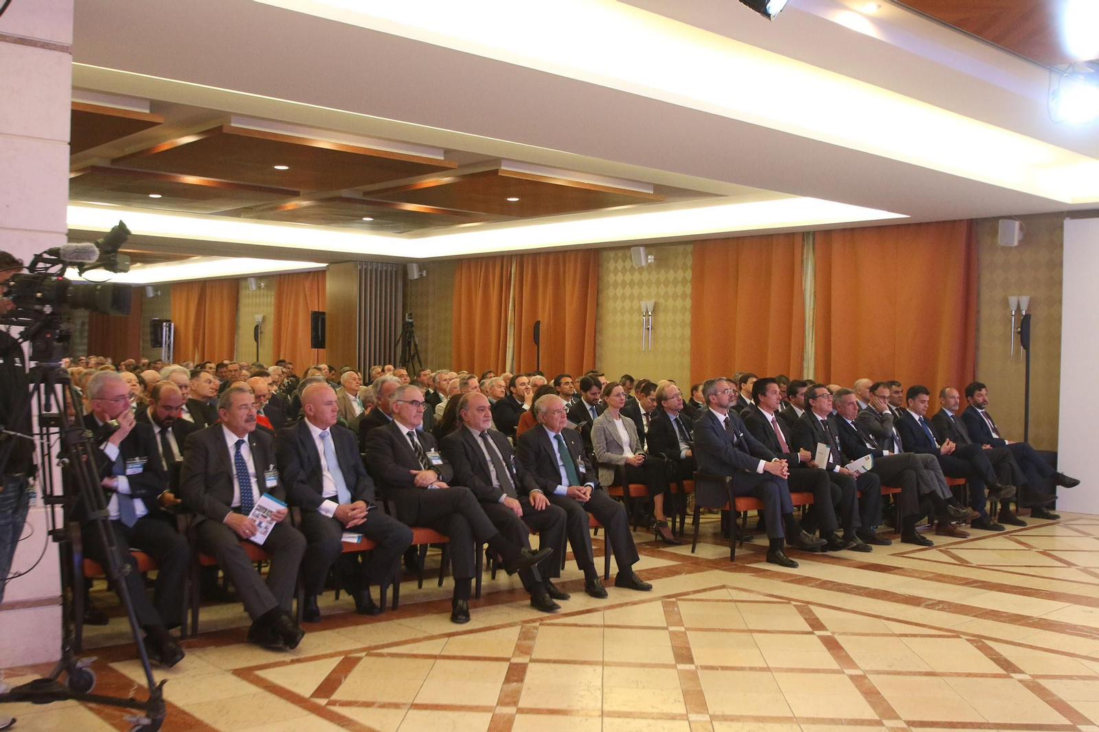 Fotogalería de la Asamblea General de Cajamar