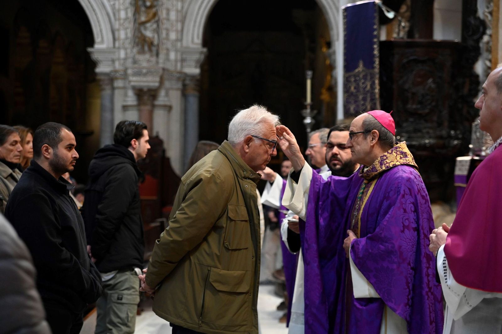 El Miércoles de Ceniza en la Catedral de Córdoba, en imágenes