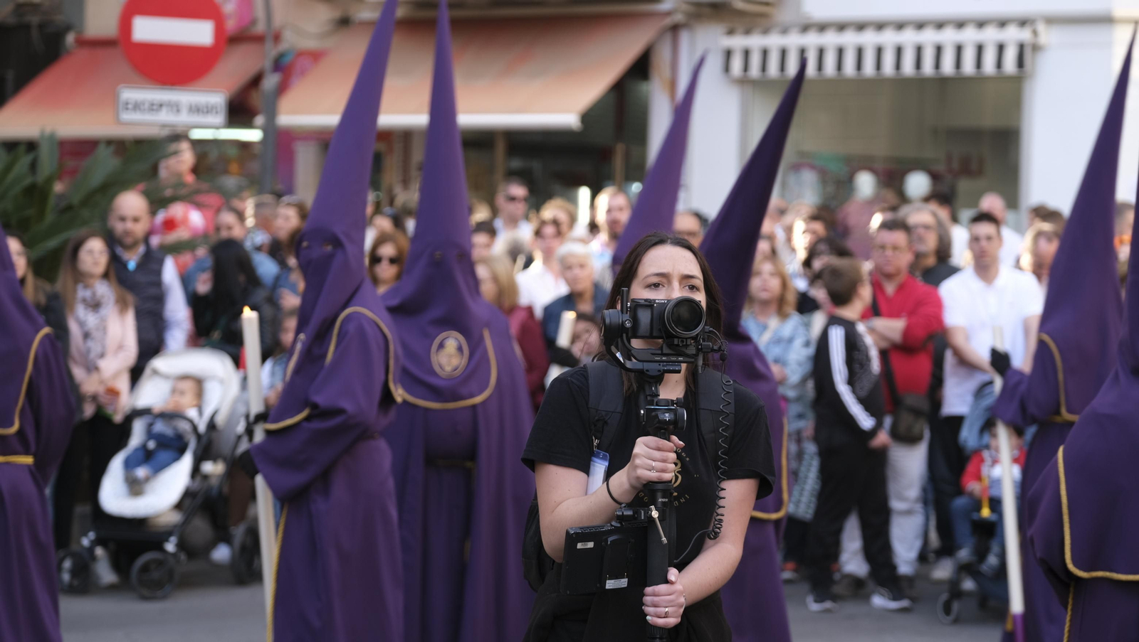 La procesión de Pasión en Almería, en imágenes