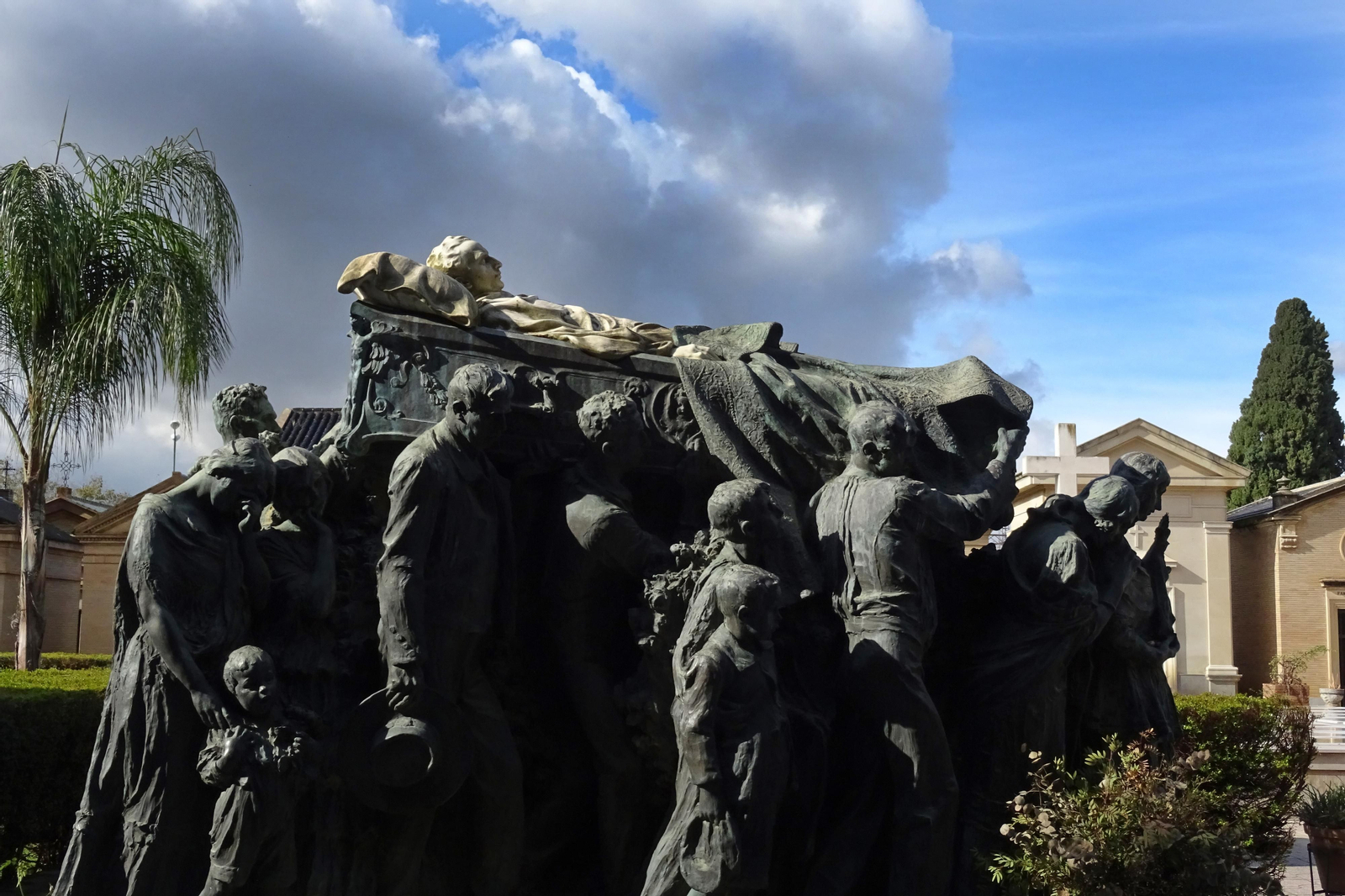 Panteones y tumbas de personajes conocidos