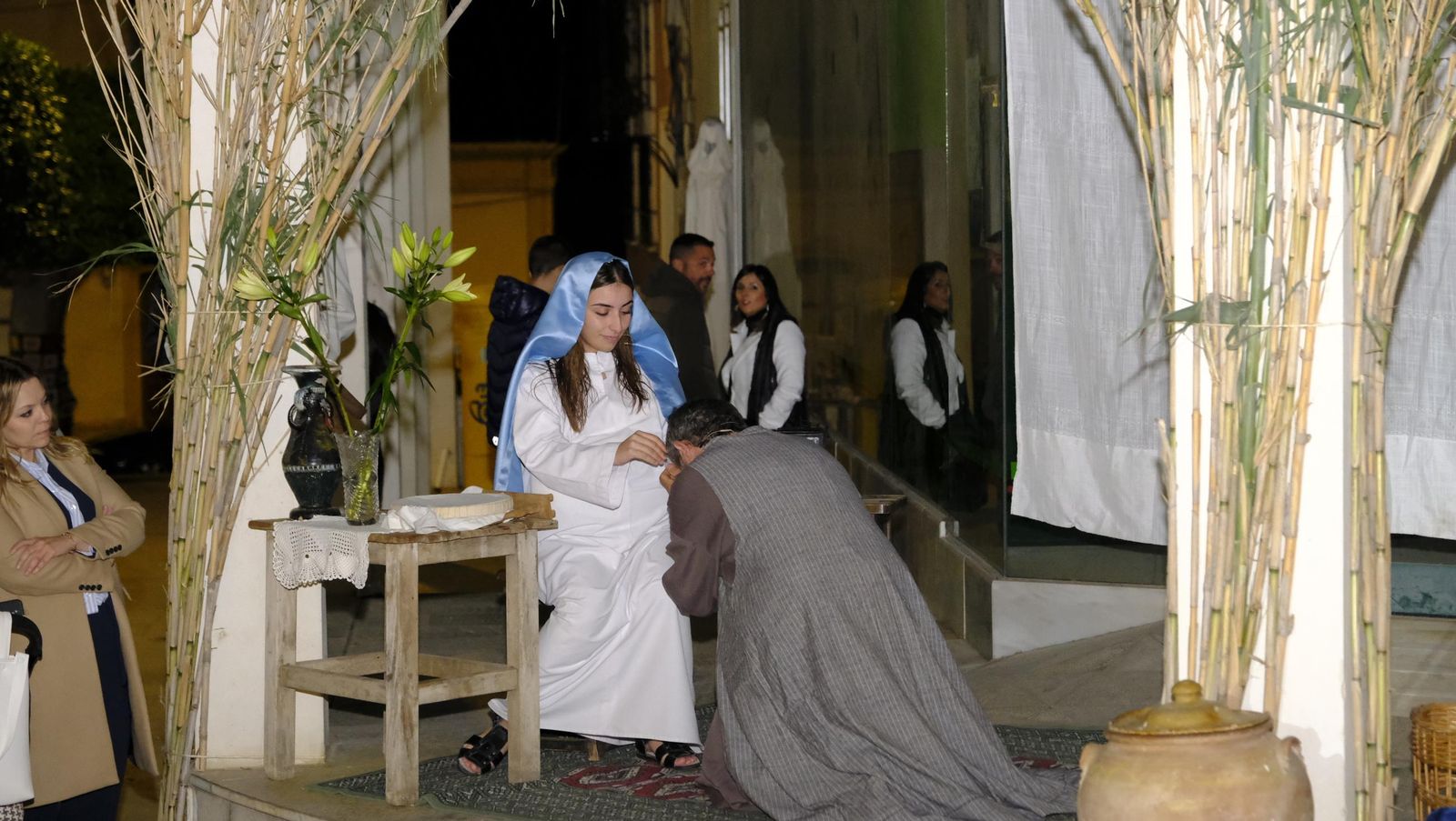 El Belén viviente de Gádor abarrota de público la plaza del pueblo, en imágenes