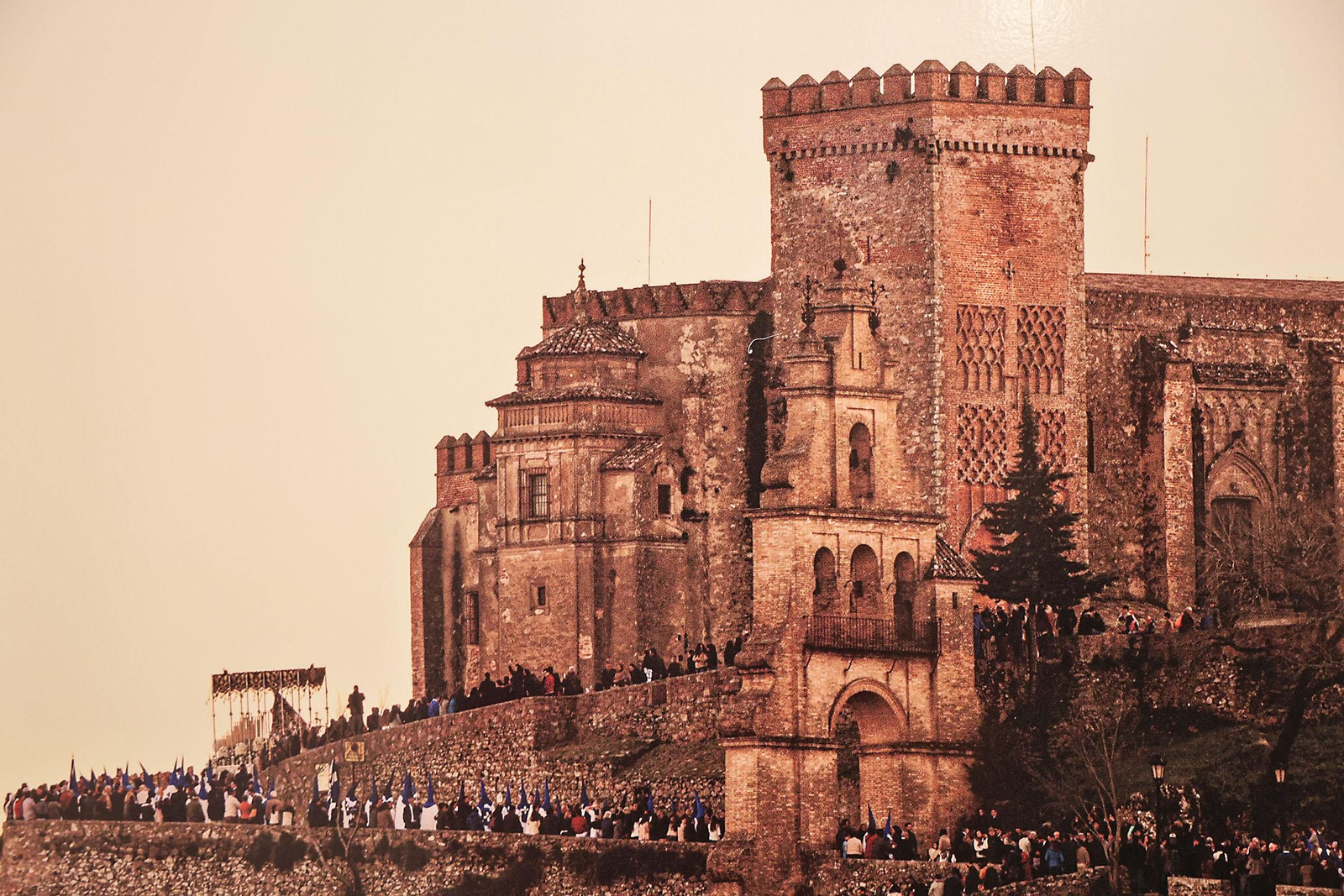 Inauguración de la Exposición de fotografías Huelva, provincia cofrade de Huelva Información en la Diputación de Huelva