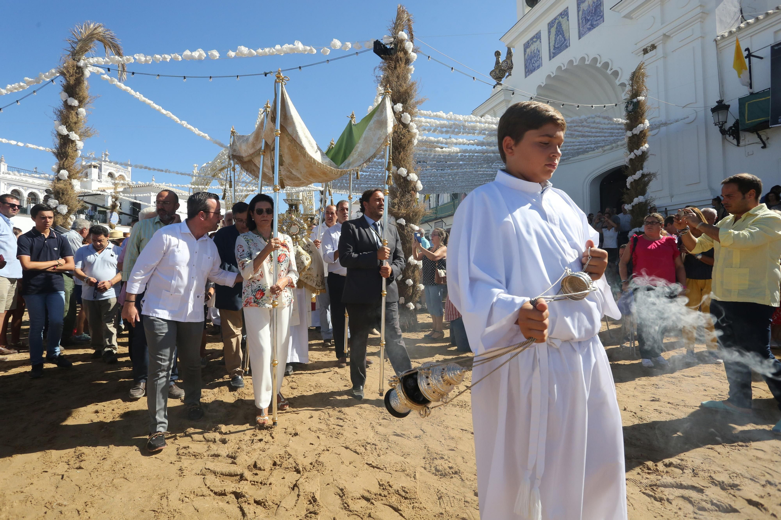 Imágenes de la solemne función del voto en el santuario de la Virgen del Rocío 2019
