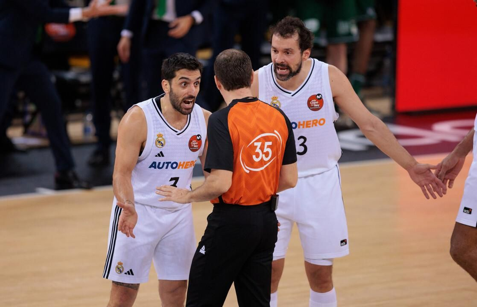 El Unicaja, campeón de Copa: Todas las imágenes del partido, la fiesta y la llegada a Málaga