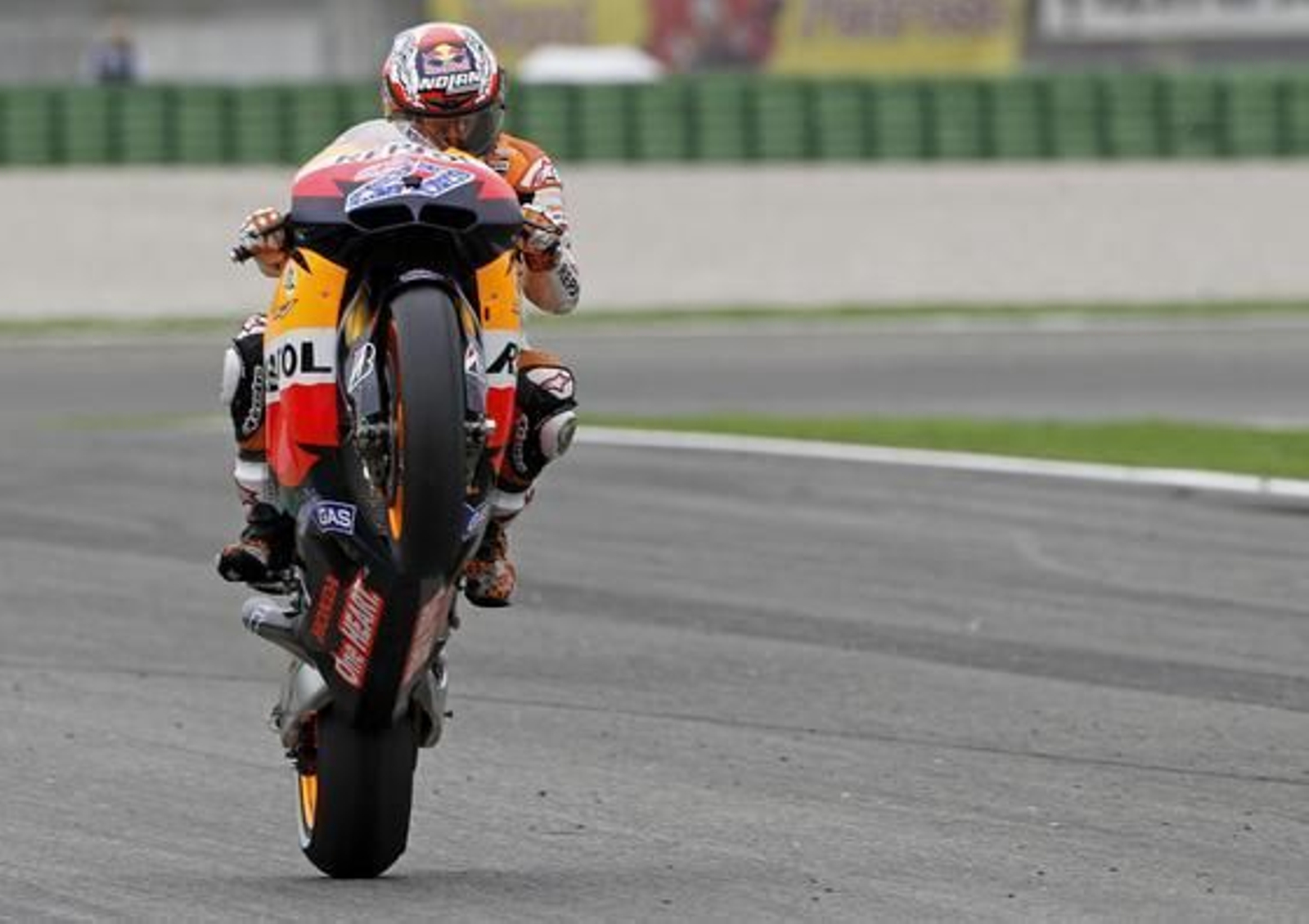 Hegemonía de Stoner hasta el final de MotoGP  Foto: EFE
