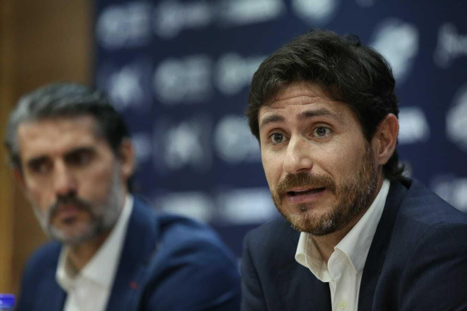 Las fotos de la presentación de Víctor con el Málaga