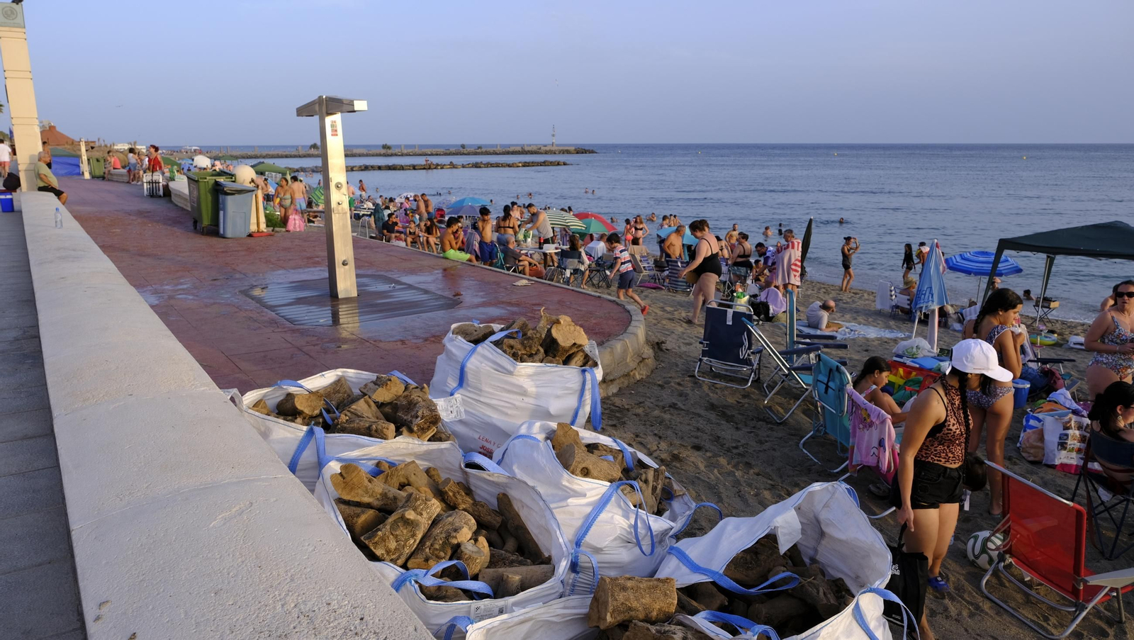 La Noche de San Juan en Almería, en imágenes