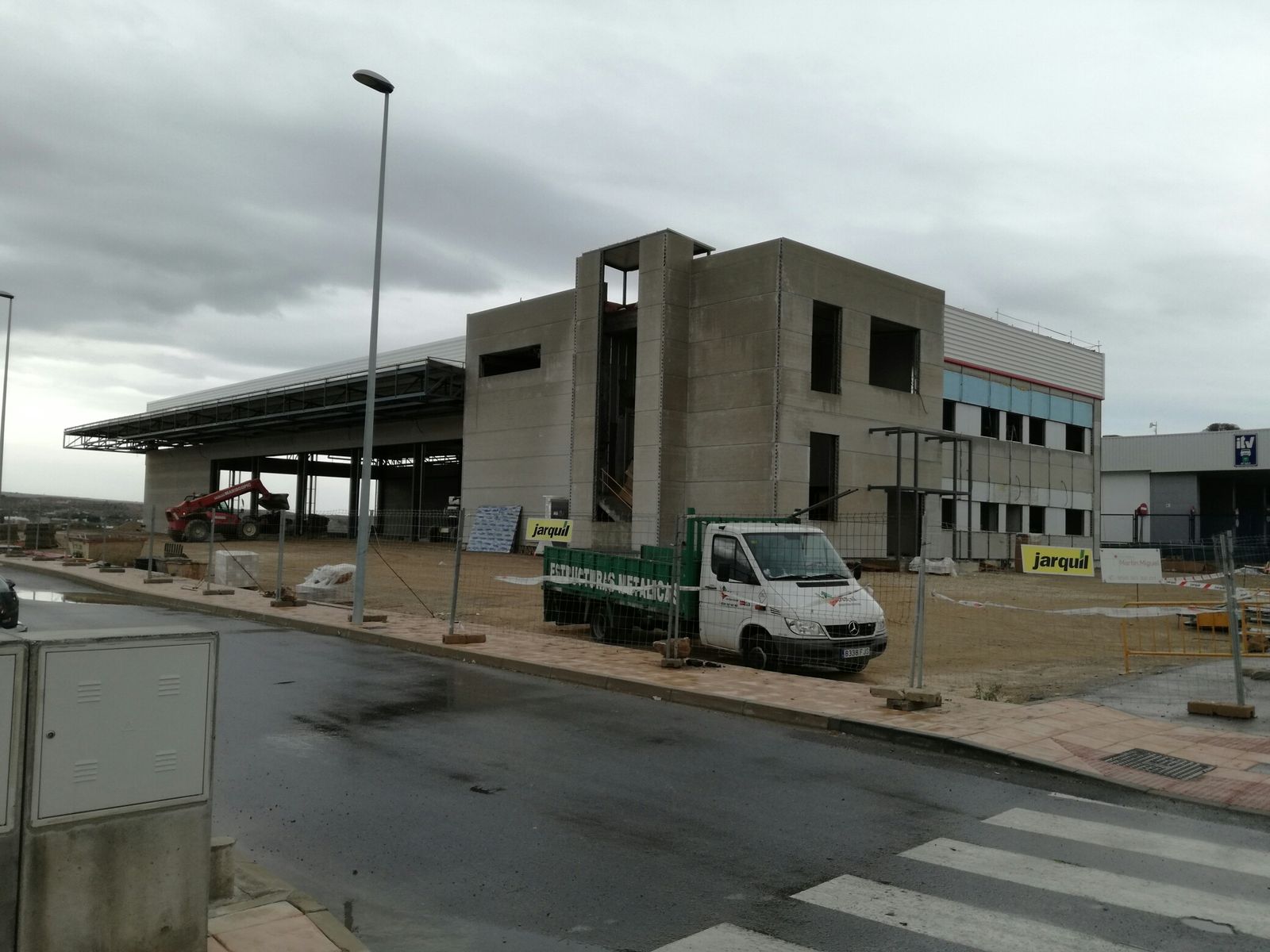 Nave en construcción de Renault.