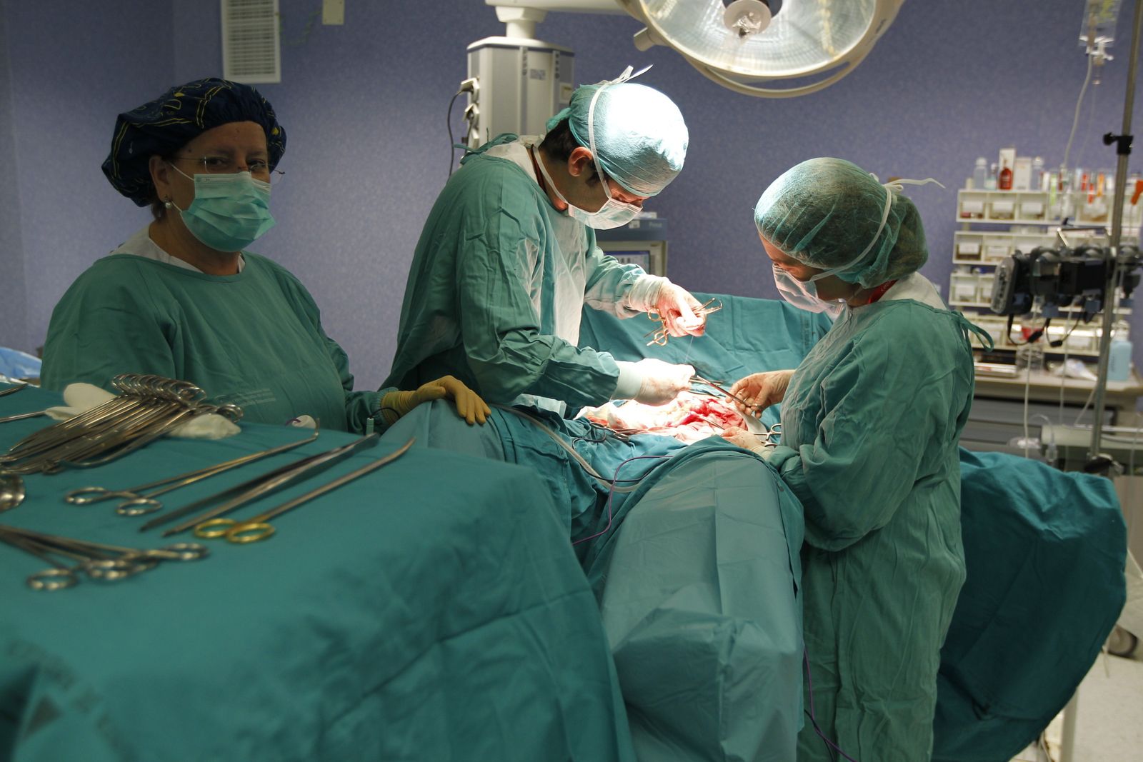 La lista de espera de las intervenciones quirúrgicas se podría incrementar y demorar por falta de anestesistas.