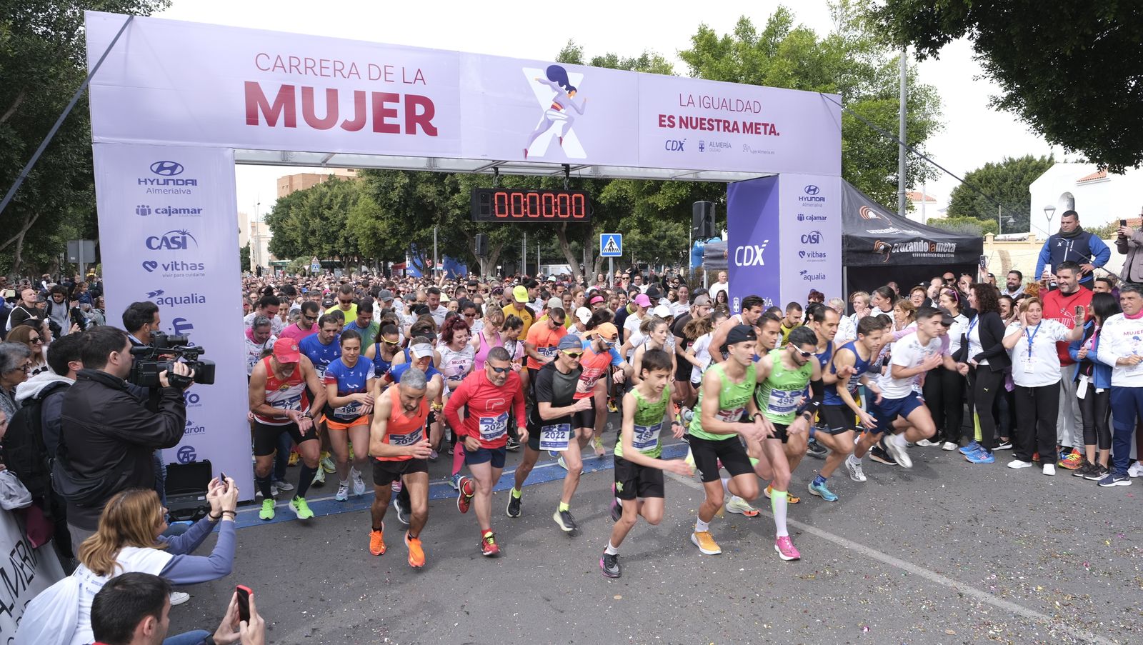 Imágenes de la Carrera de la Mujer 2023 en Almería