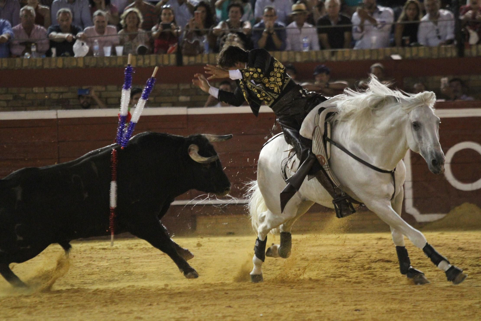 Festejo de Rejones en el coso de La Merced por Colombinas.