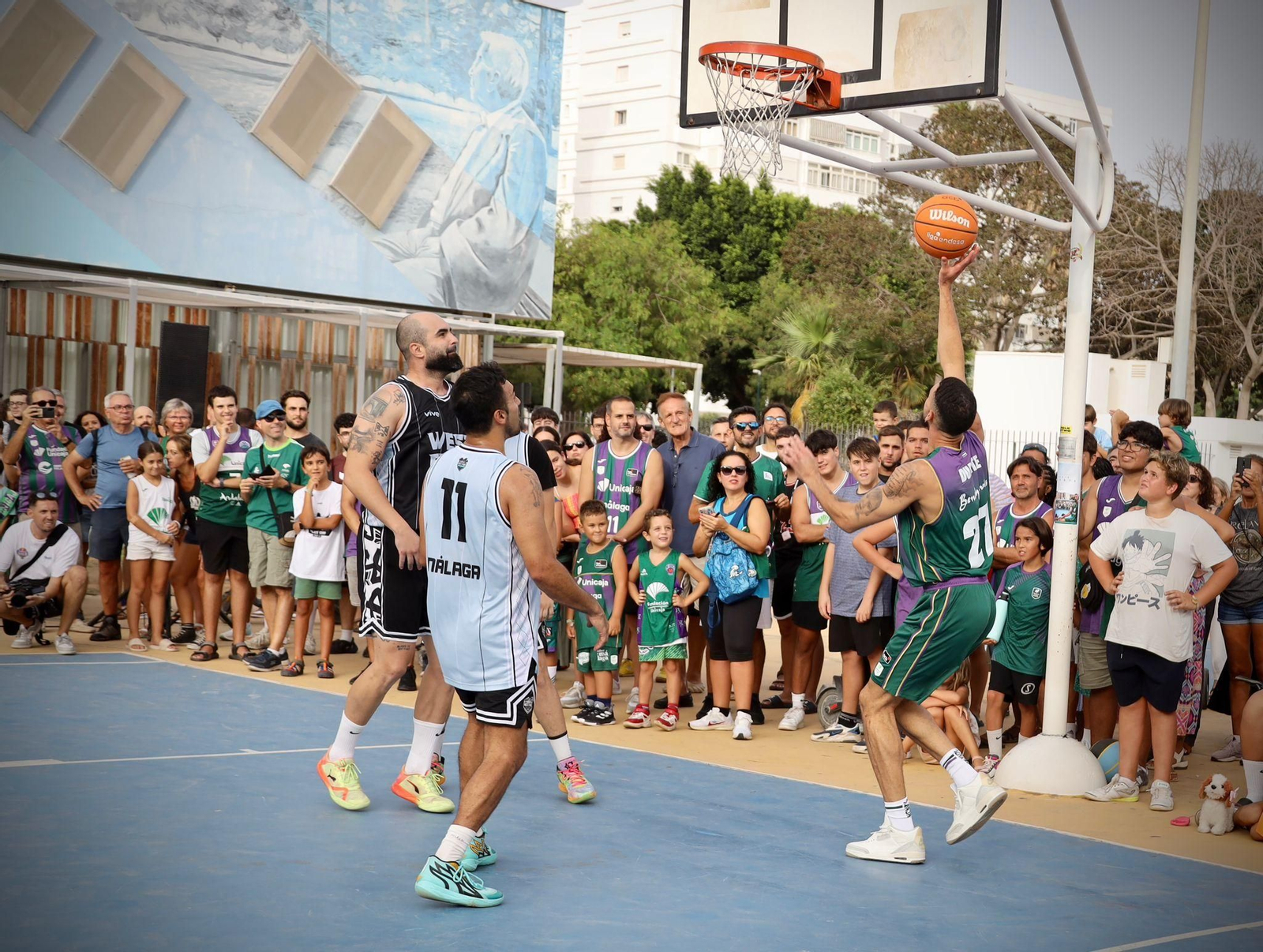 Las fotos de la espectacular presentación de Chris Duarte con el Unicaja en el Parque del Oeste