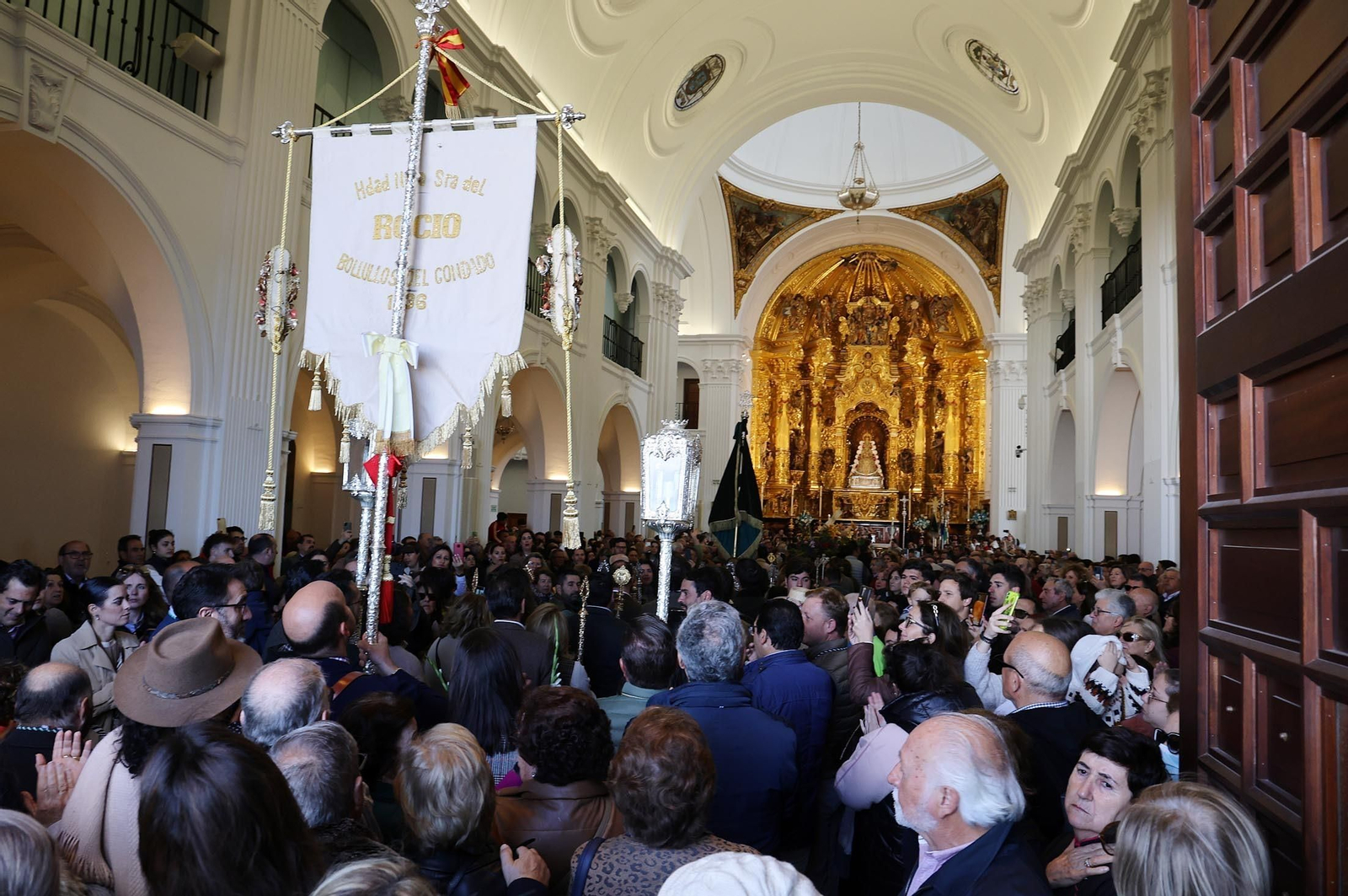 Imágenes de la peregrinación de la Hdad del Rocío de Bollullos par del Condado