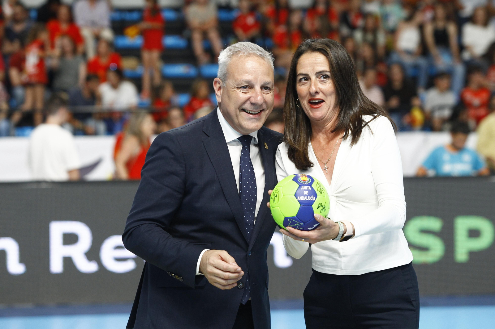 Imágenes del España-Dinamarca de la EHF Euro Cup de balonmano, en Almería