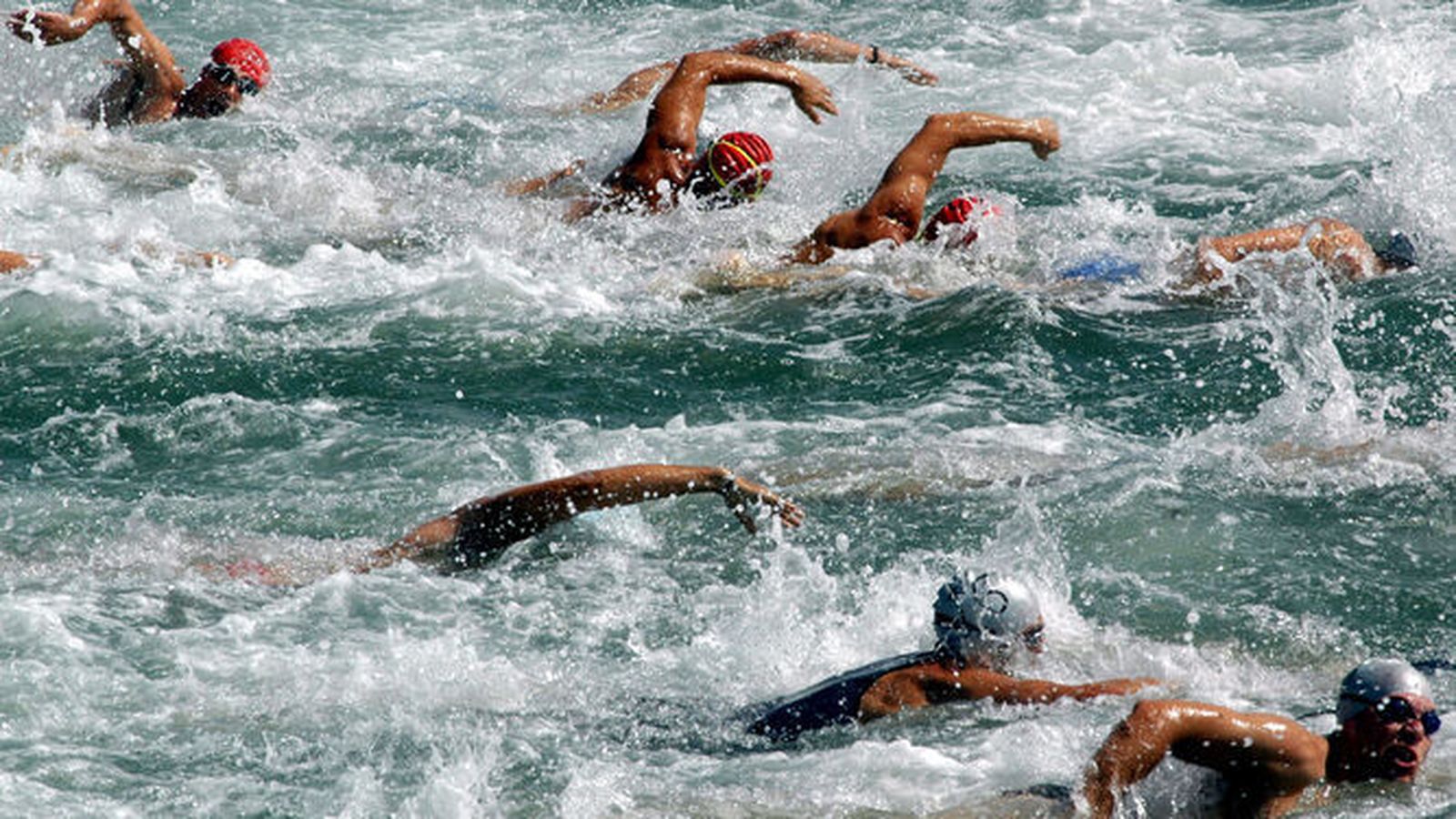 Competición de natación en aguas abiertas