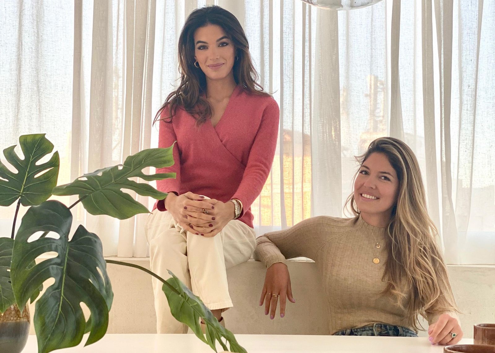 Alejandra Raventós y Adriana Urbina, creadoras de The Circle.