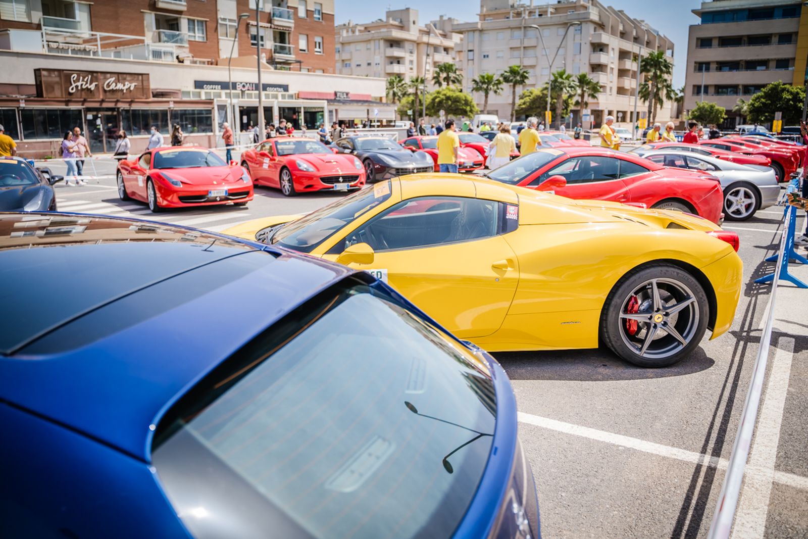 En imágenes: Los Ferrari conquistan Roquetas de Mar
