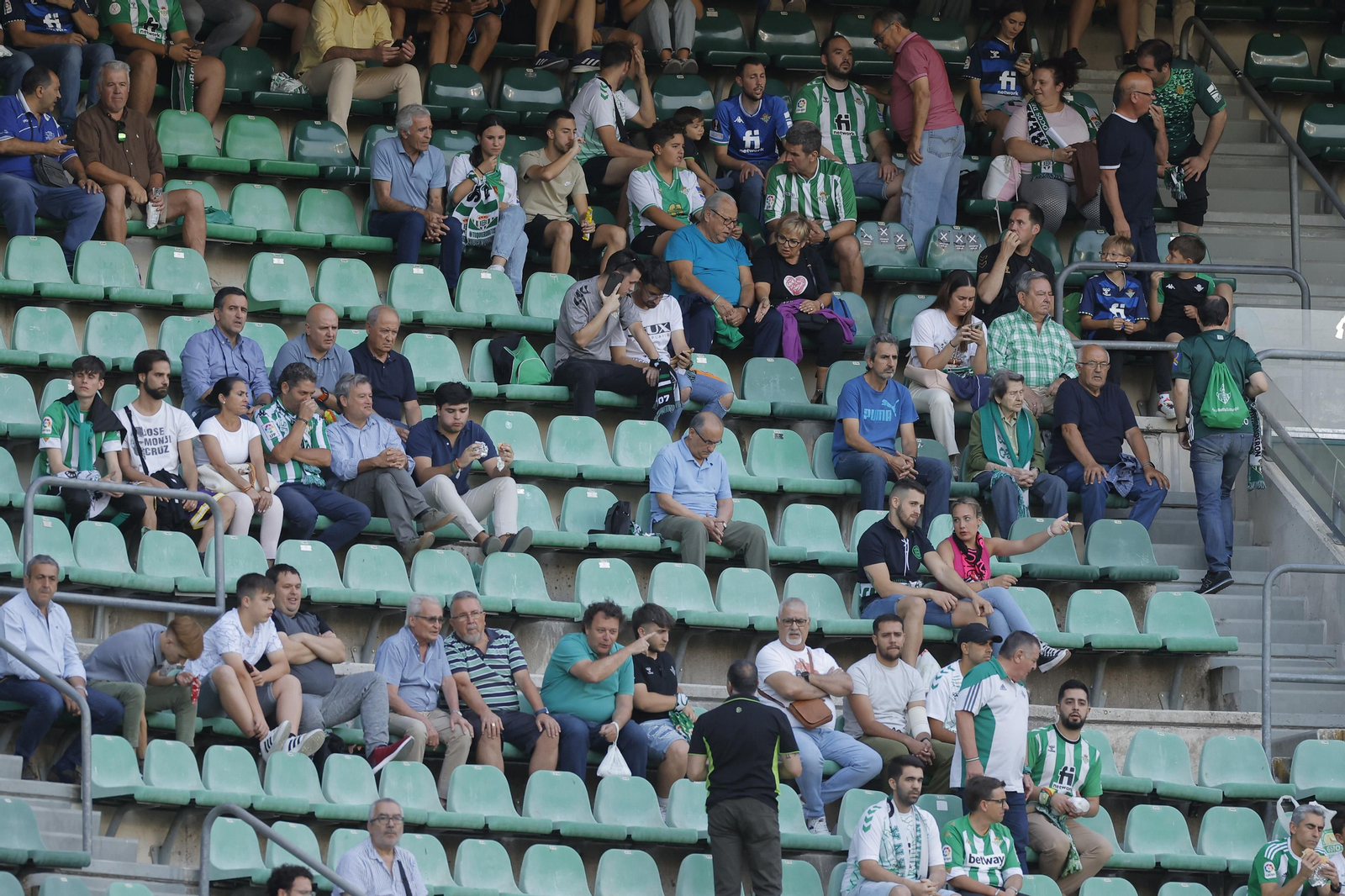 Búscate en las fotos del Betis-Rayo