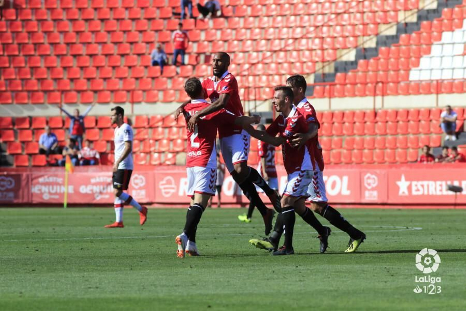 El Nástic le hace un favor al Málaga El Nástic le hace un favor al Málaga