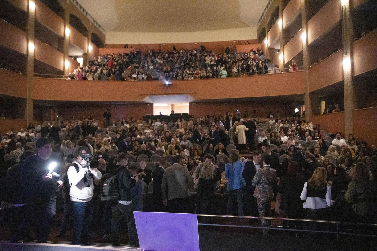 El estreno en Almería del largometraje documental "Concha Robles", en imágenes