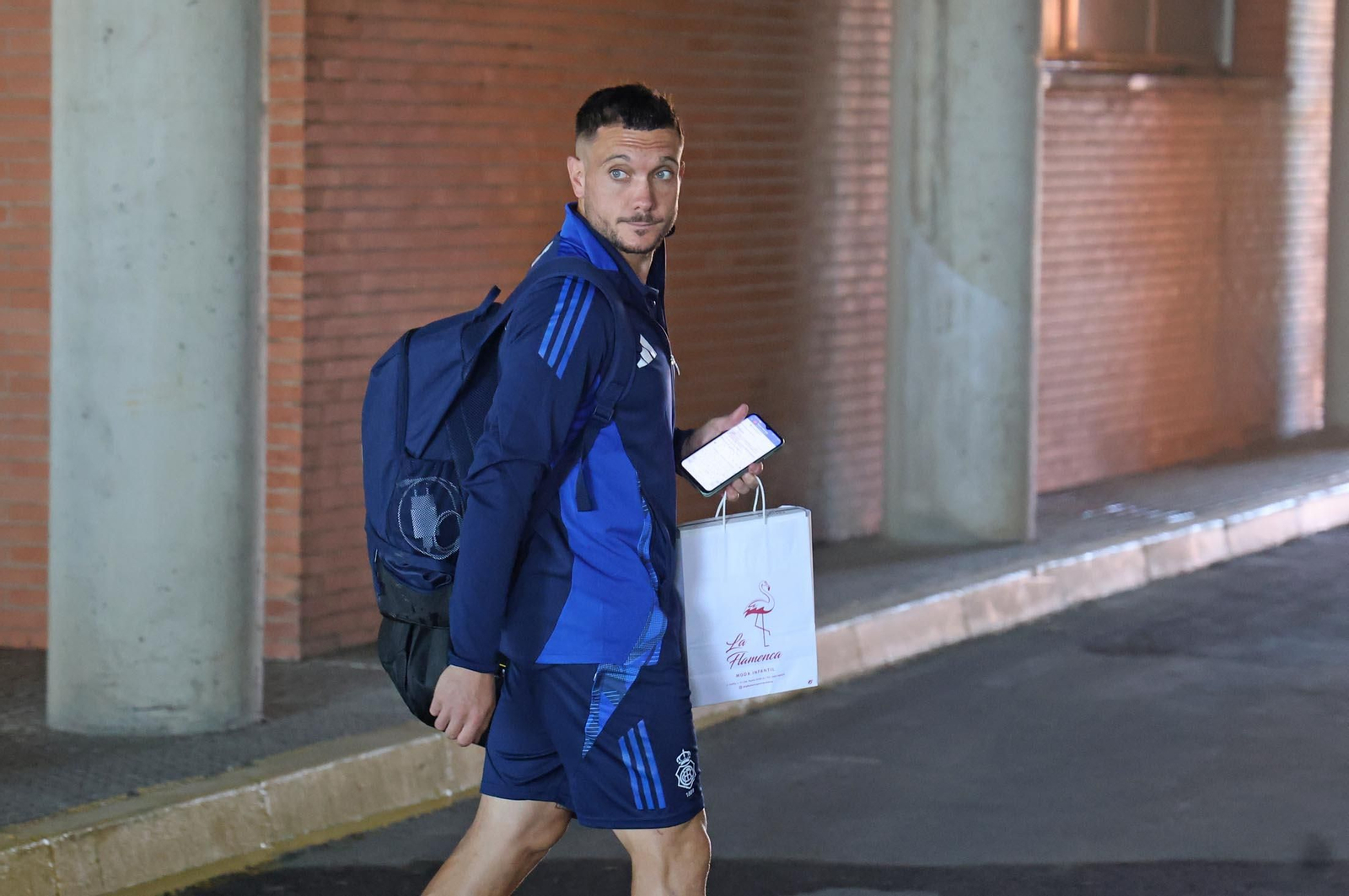 Imágenes de la salida en autobús del Recreativo de Huelva hacia Madrid