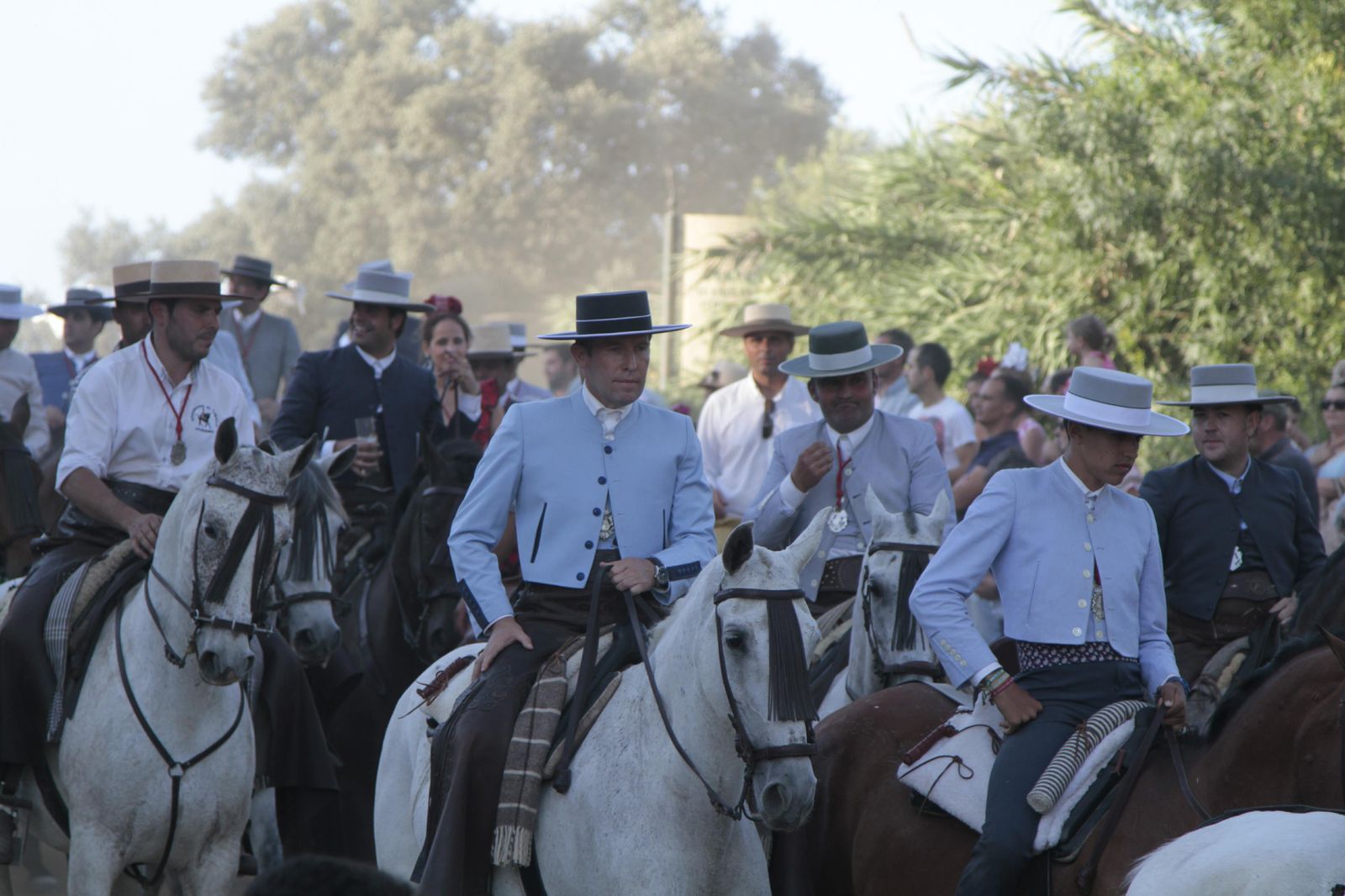 El paso de las hermandades por el río Quema, en imágenes