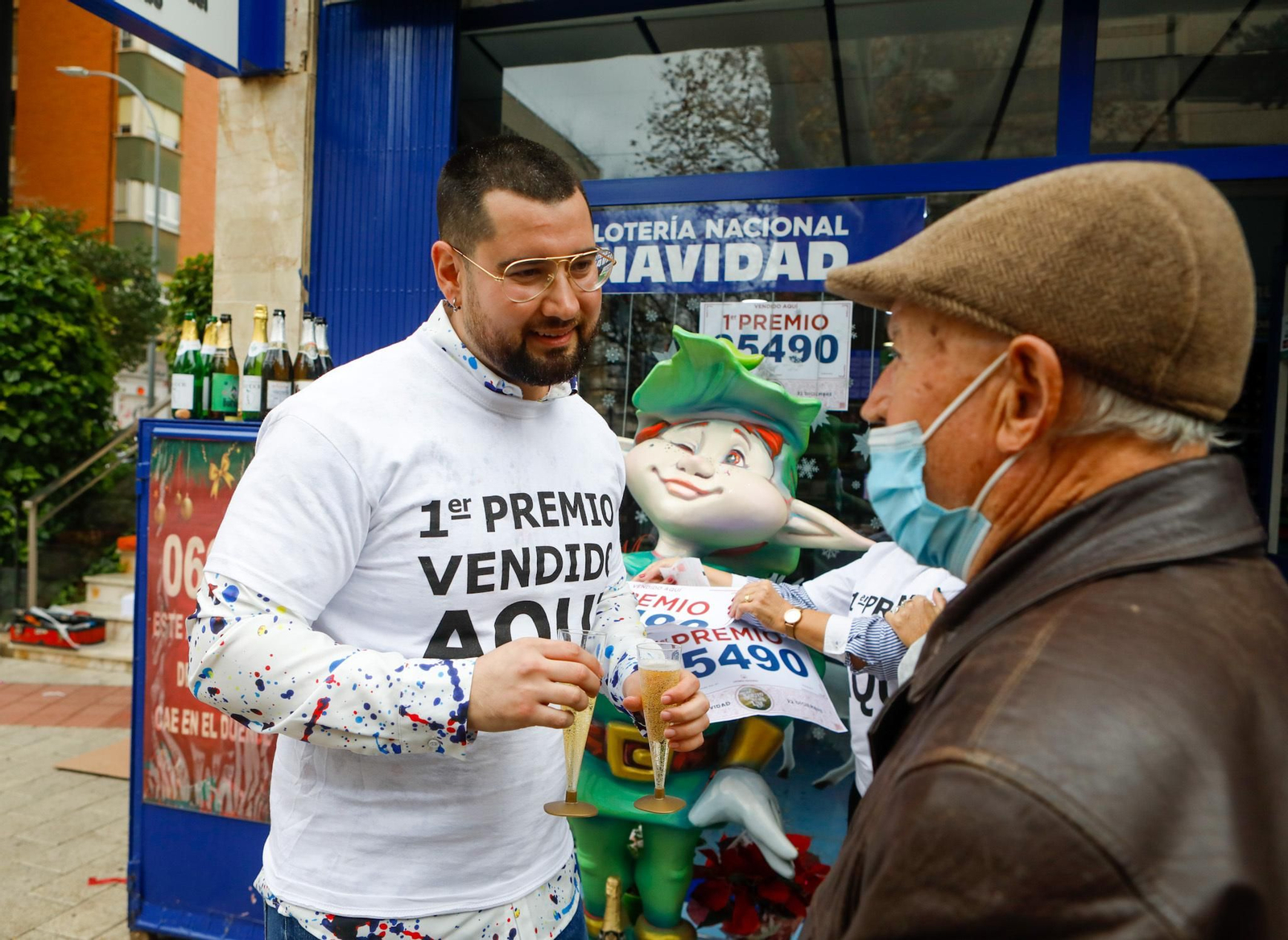 Celebraciones de los premiados con la Lotería de Navidad en España Celebraciones de los premiados con la Lotería de Navidad en España