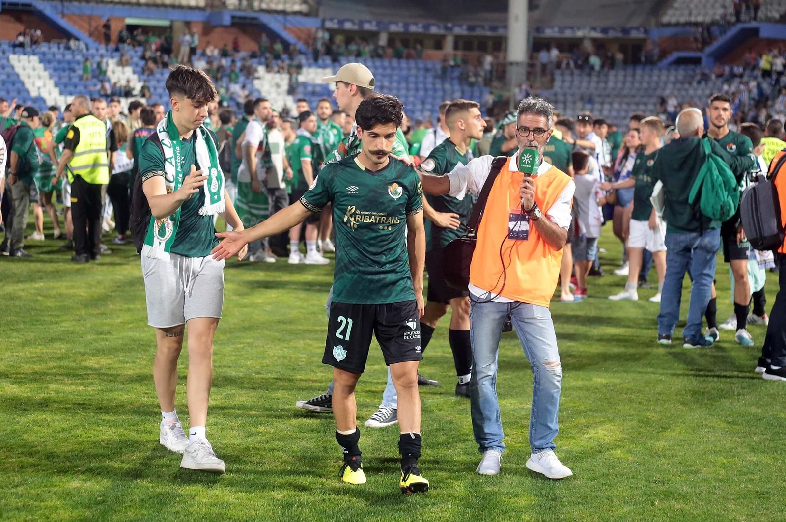 Las imágenes del ascenso del Recre a Primera RFEF