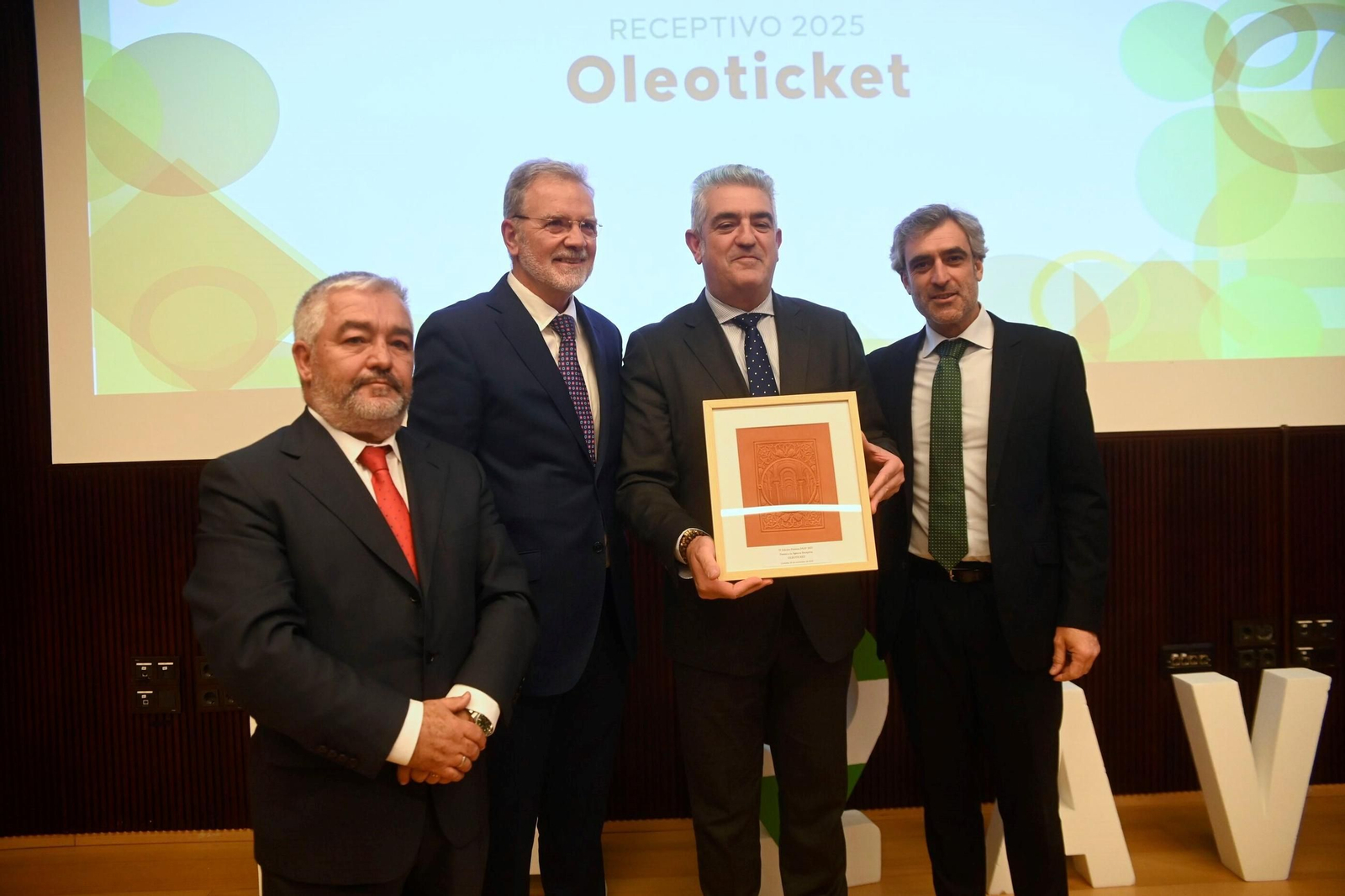 La gala de los IV Premios Andaluces de Agencias de Viajes celebrada en Córdoba, en imágenes