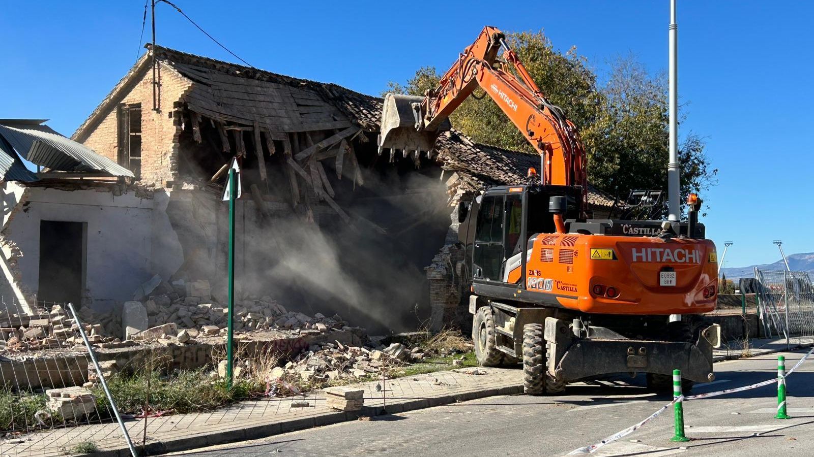 Derribo de la Huerta de la Mariana este miércoles.