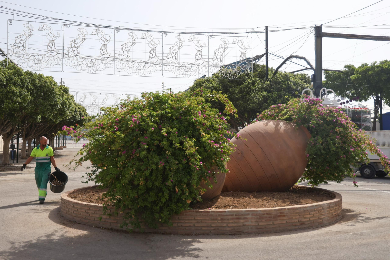 Últimos preparativos en el Real para la Feria de Málaga 2025, en fotos