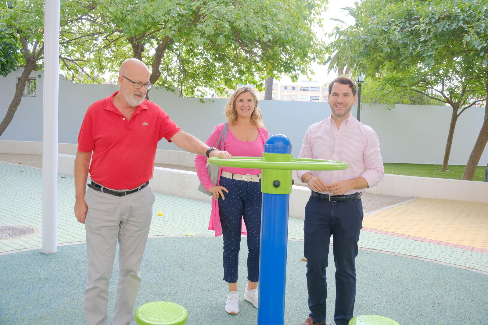 Visita municipal al parque de mayores de la avenida González Meneses de Cabra.