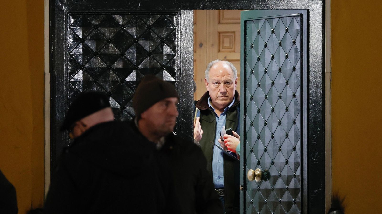 El capataz, Antonio Santiago, dentro de la Basílica