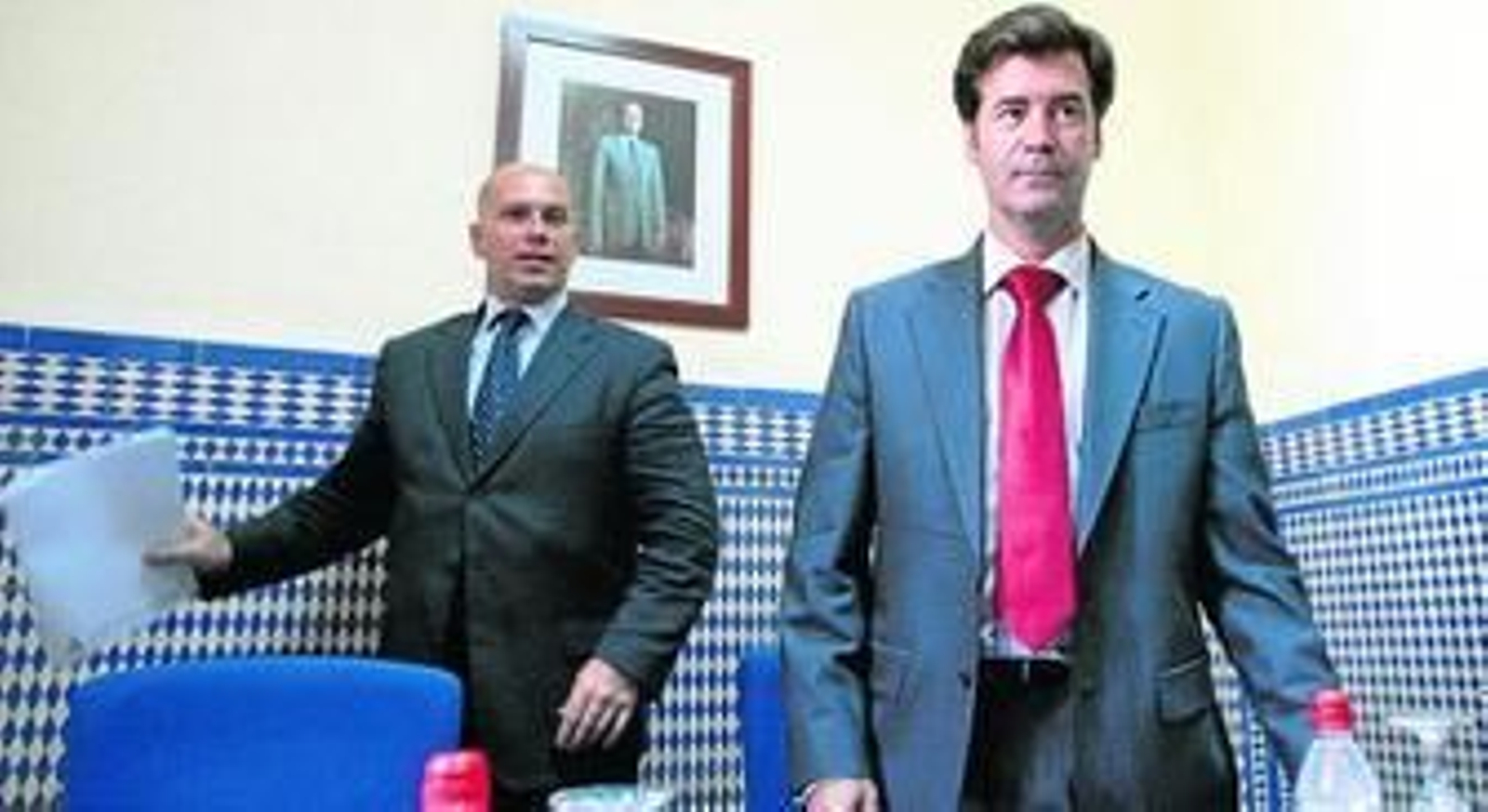 Manuel Sillero (gerente de Gaesco) y Miguel Rus (presidente), el lunes, tras la asamblea del gremio que aprobó denunciar al Ayuntamiento.