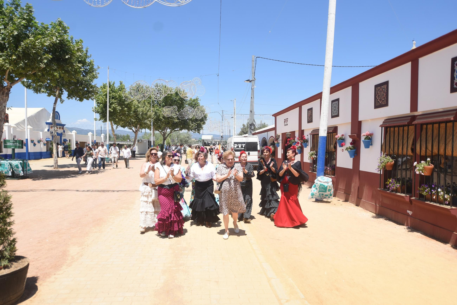 Las mejores imágenes de un lunes de Feria en Córdoba cargado de comidas de empresa y recepciones