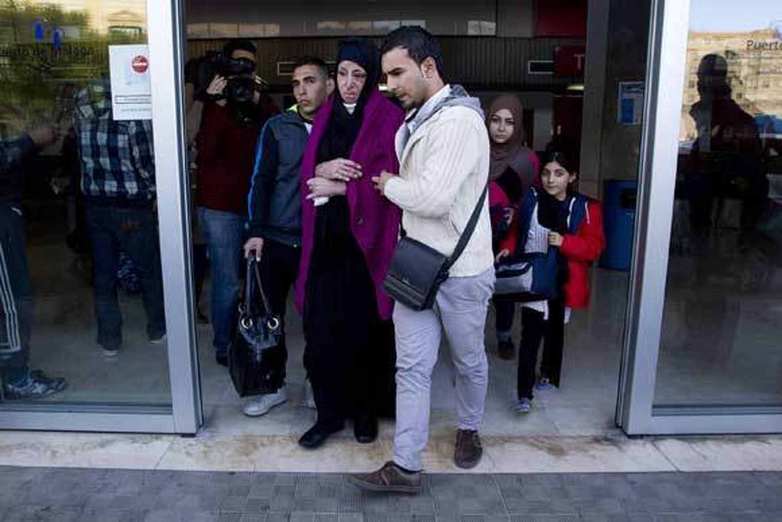 Manar Almustafa llega a Málaga para ser trasladada a Barcelona