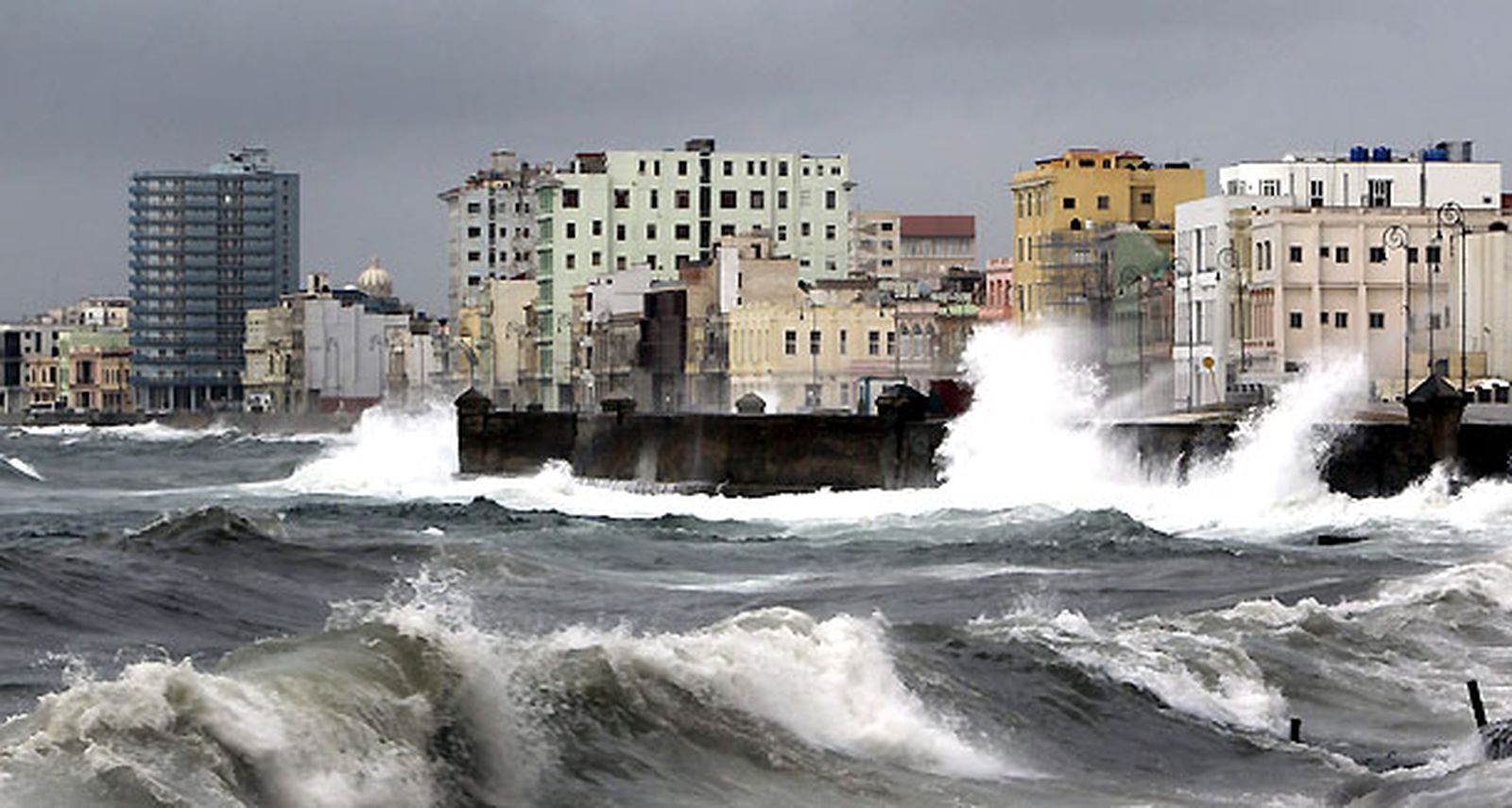 La tormenta 'Isaac' deja más de 20.000 evacuados en Cuba