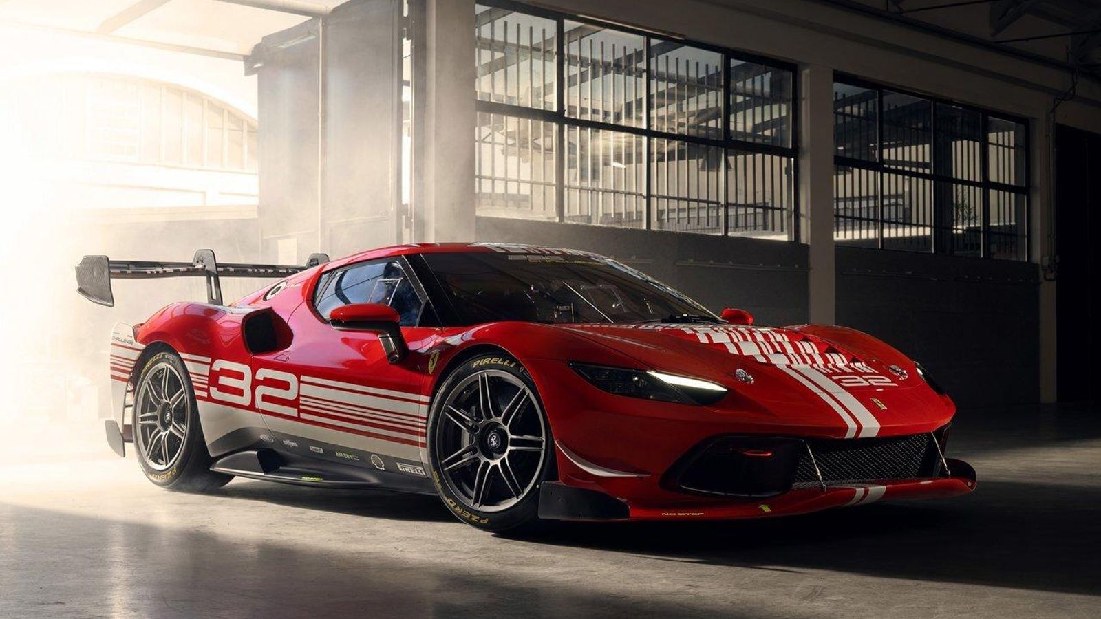 Con el 296 Challenge Ferrari reemplaza en su copa monomarca al 488 Challenge Evo. Su precio sería de 395.000 euros.