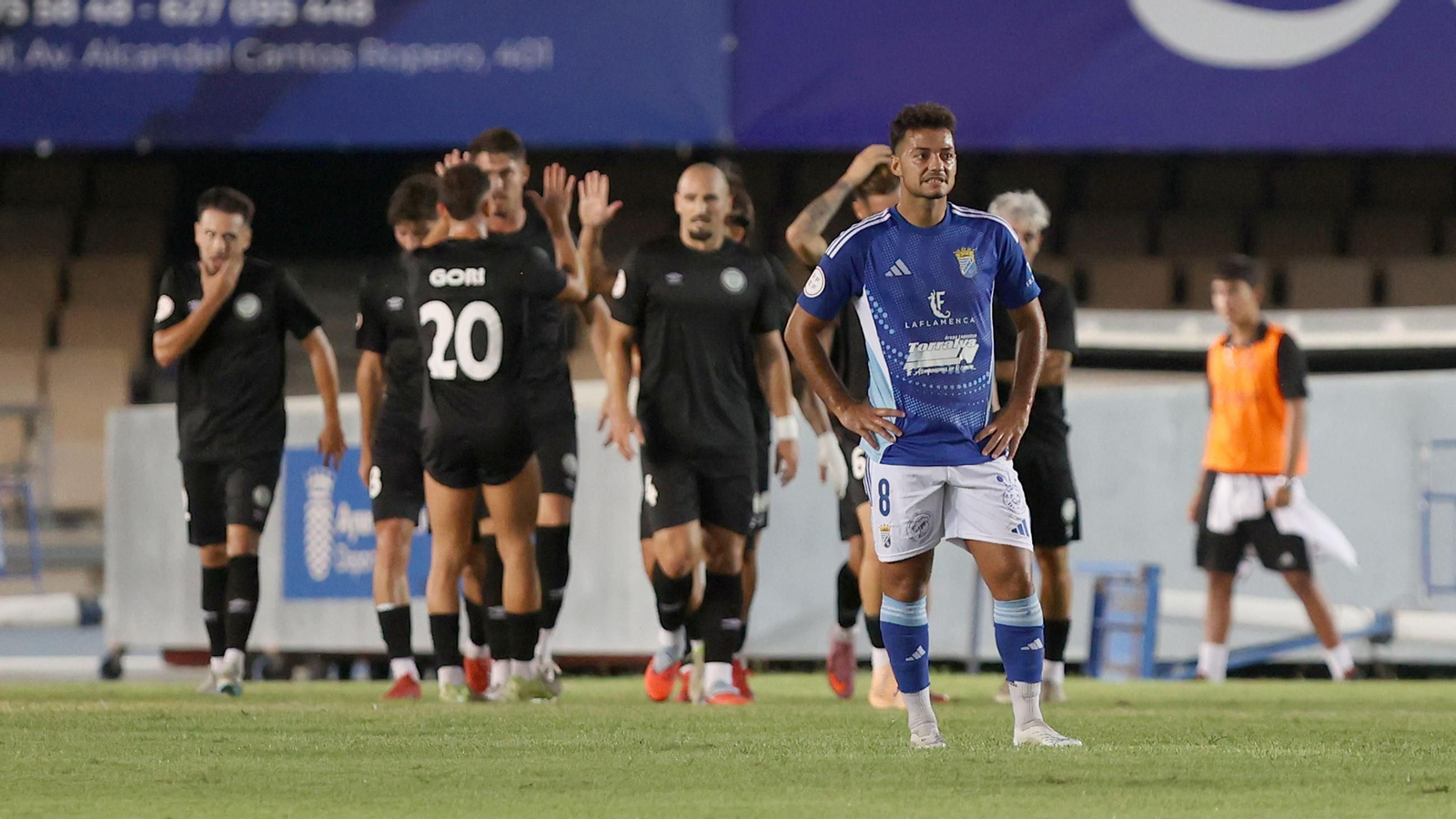 Imágenes del Trofeo Feria de la Vendimia entre el Xerez CD y el Juventud Torremolinos en Chapín