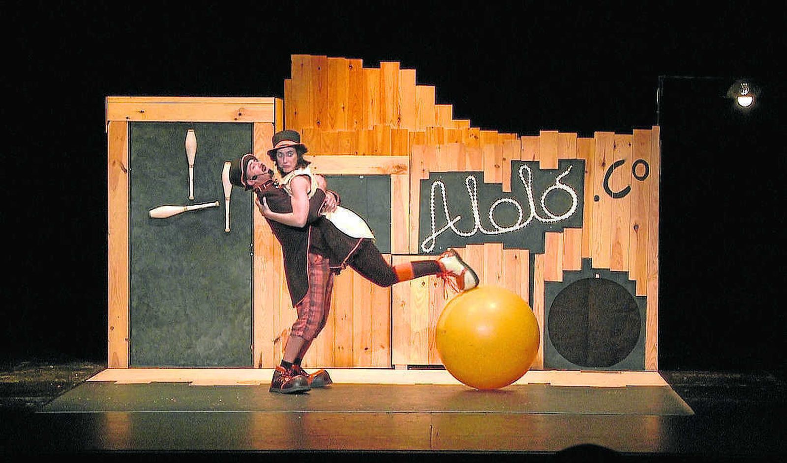 Cirko Psikario y su espectáculo 'Aloló.co'.