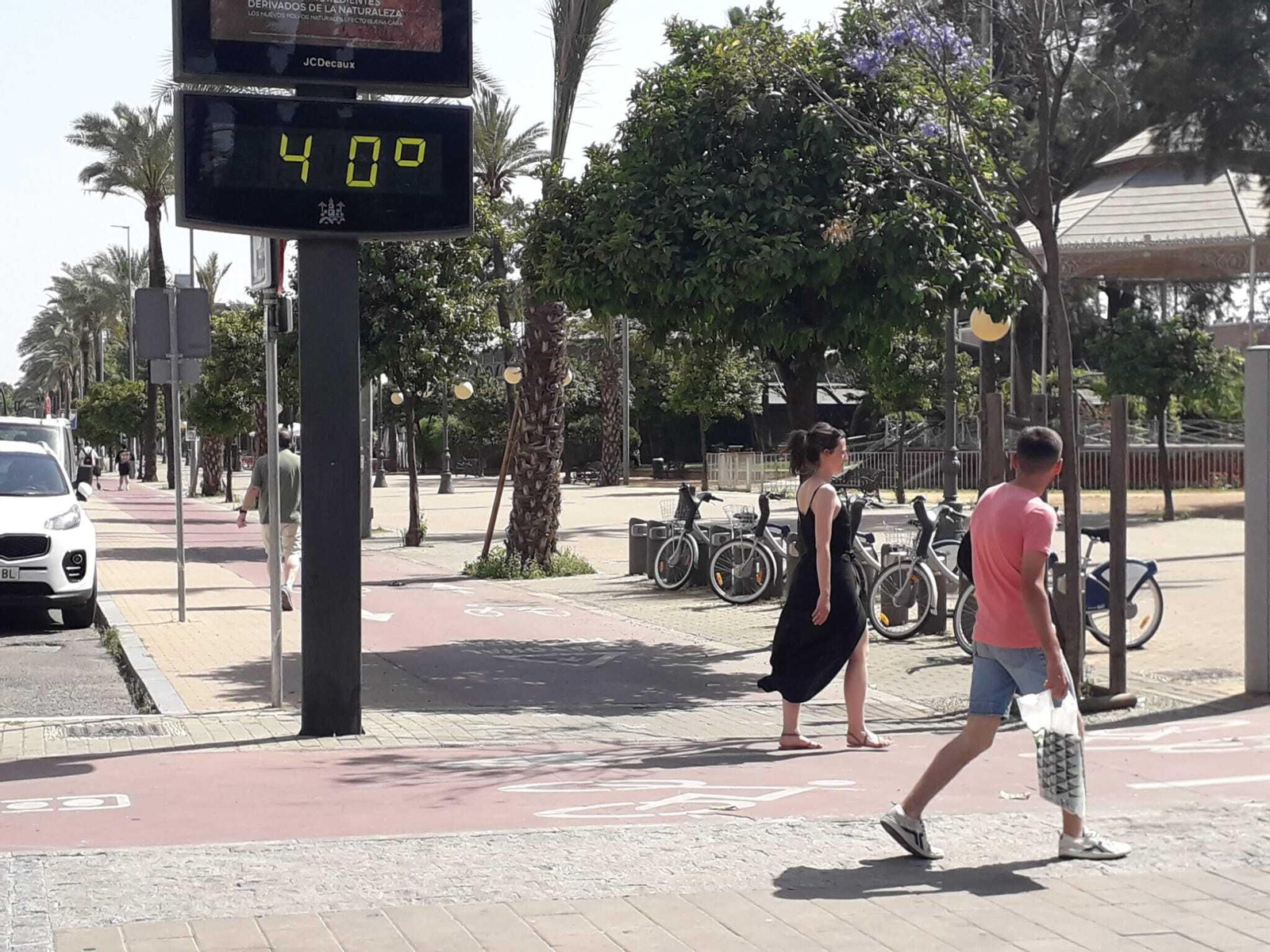 El termómetro de la Victoria marca 40 grados.