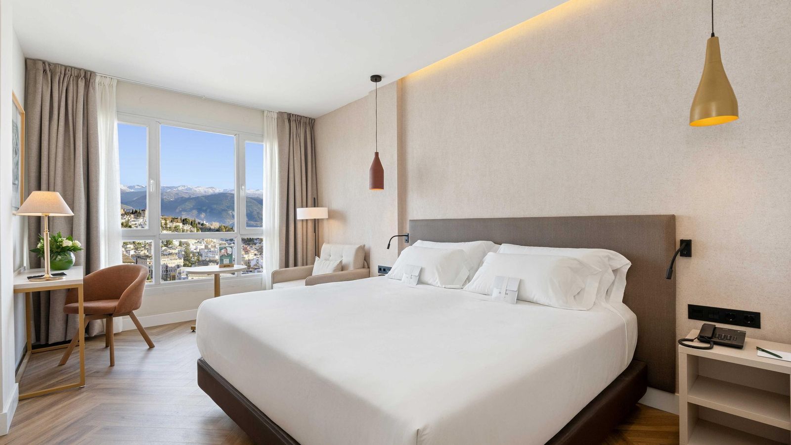 Una de las habitaciones del nuevo hotel granadino.