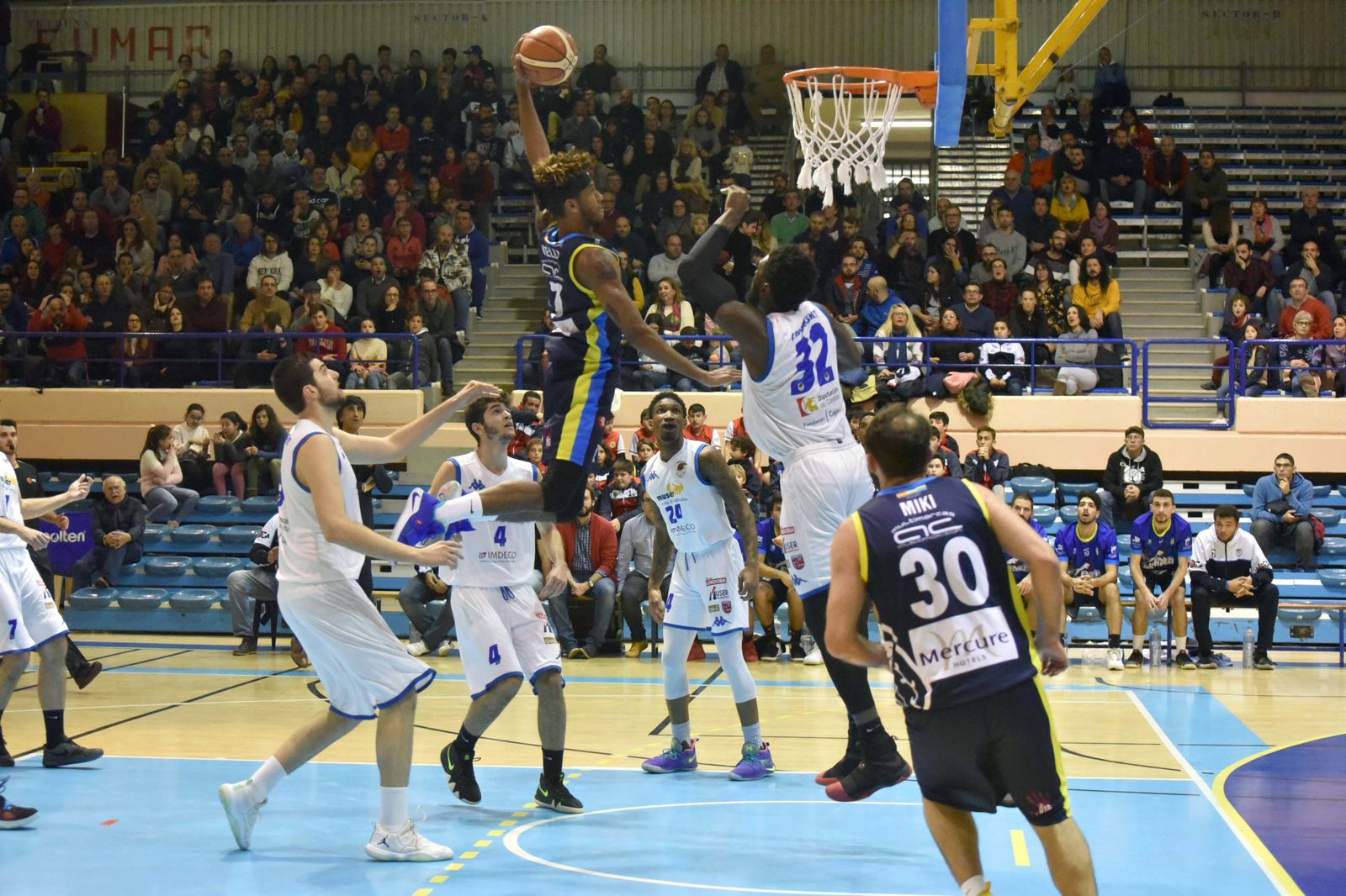 Kelly se dispone a machacar ante el Córdoba.