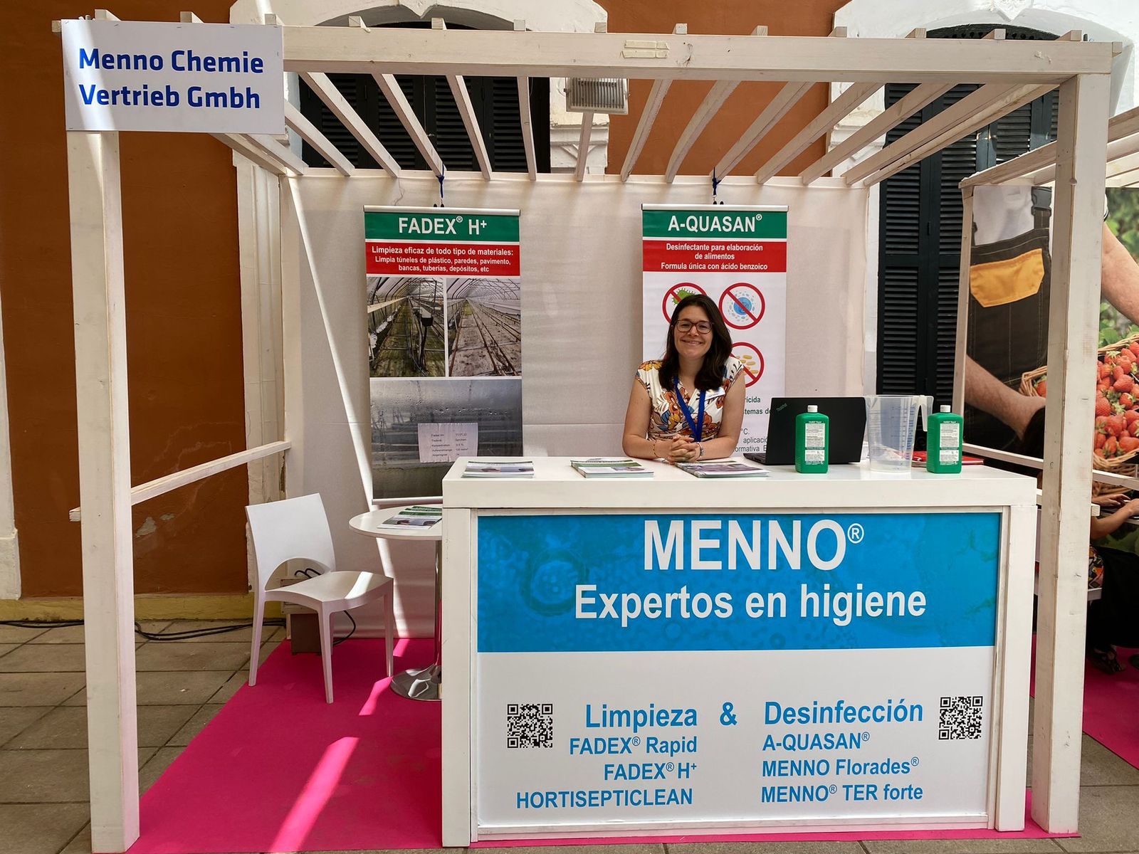 Más de medio centenar de empresas participan en el Congreso de Frutos Rojos