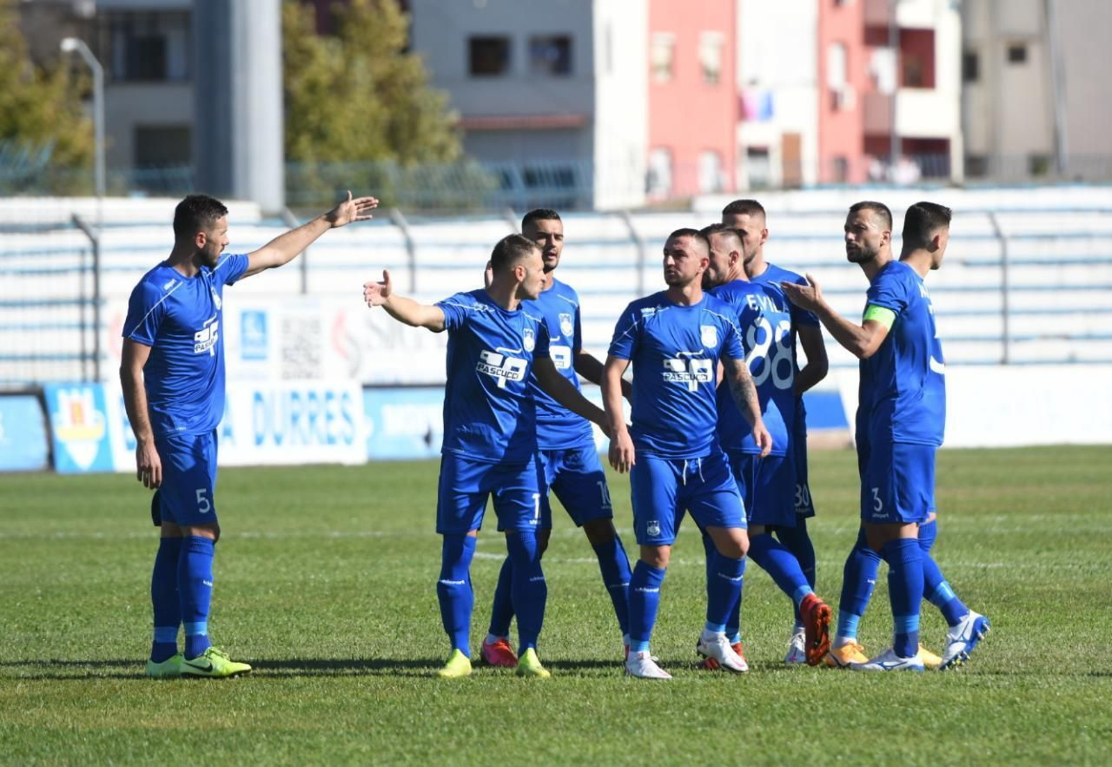 Los jugadores del Teuta celebrando un gol