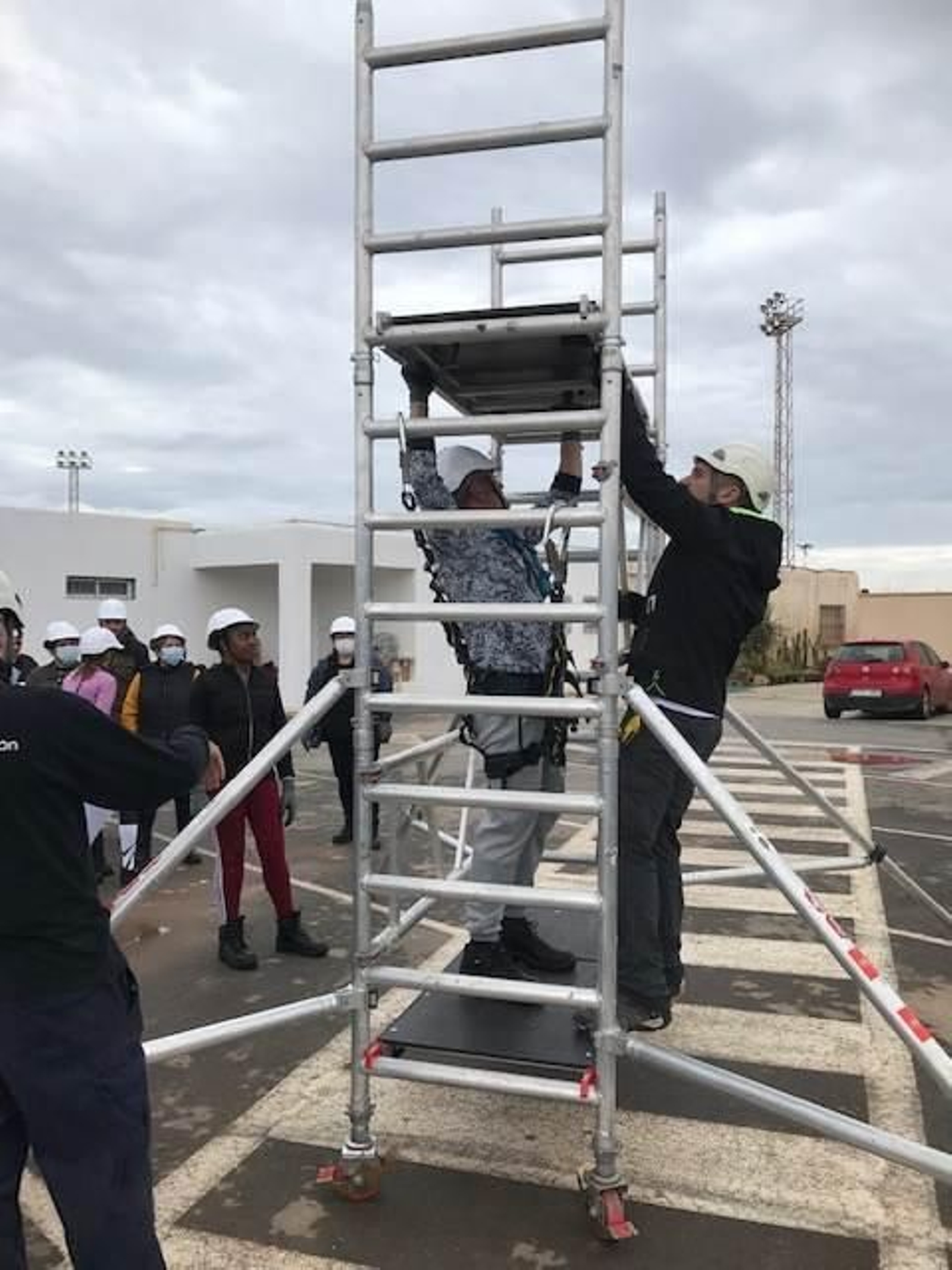 Prácticas de los cursos de Endesa para el desmantelar la térmica en Carboneras