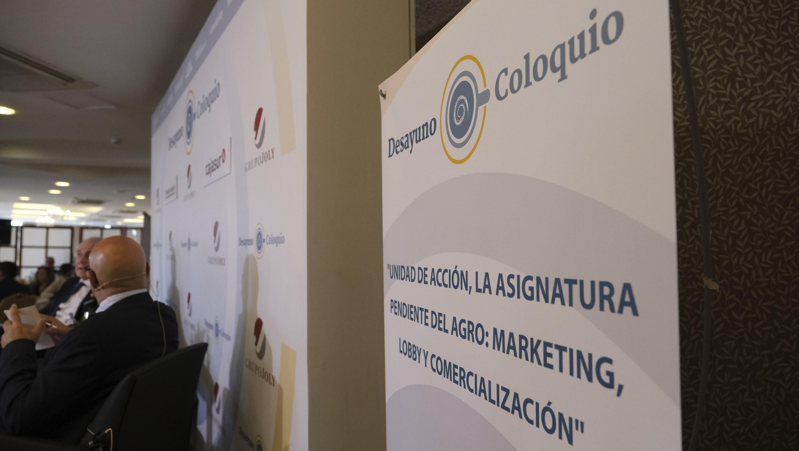 Desayuno coloquio de Grupo Joly y Cajasur, con la participación del ponente Enrique de los Ríos